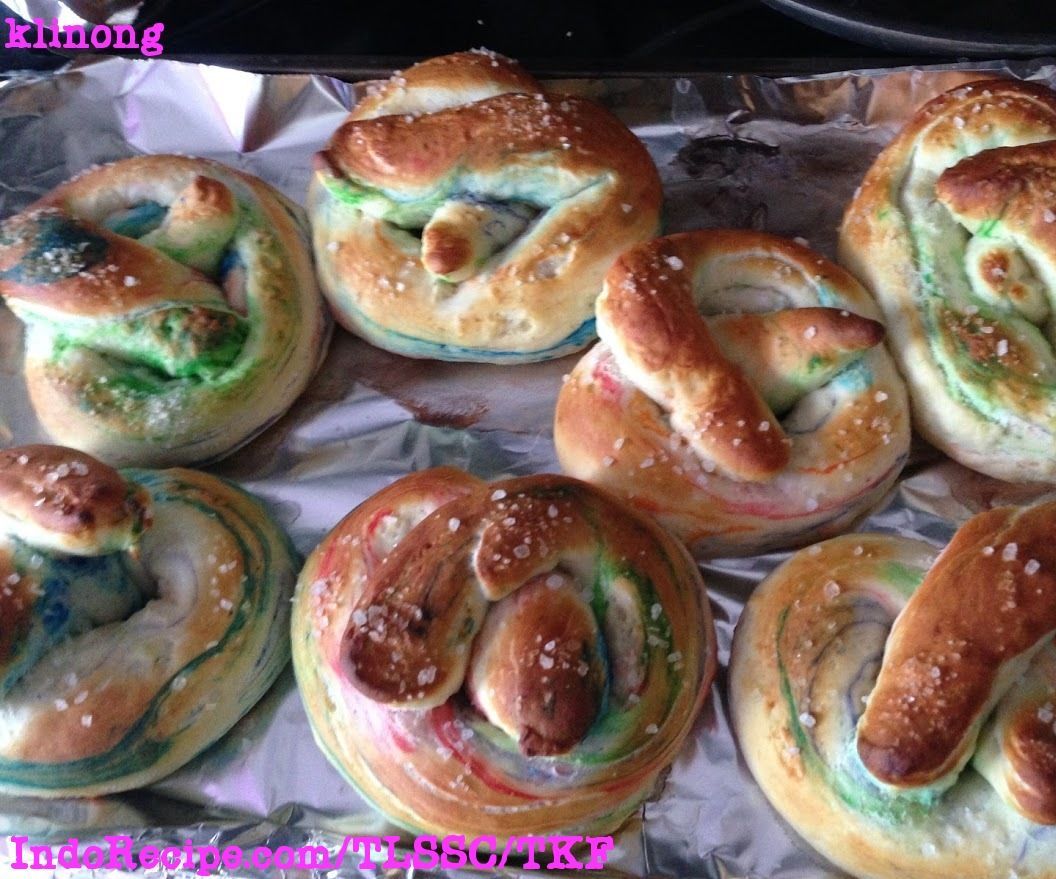 Rainbow Pretzels