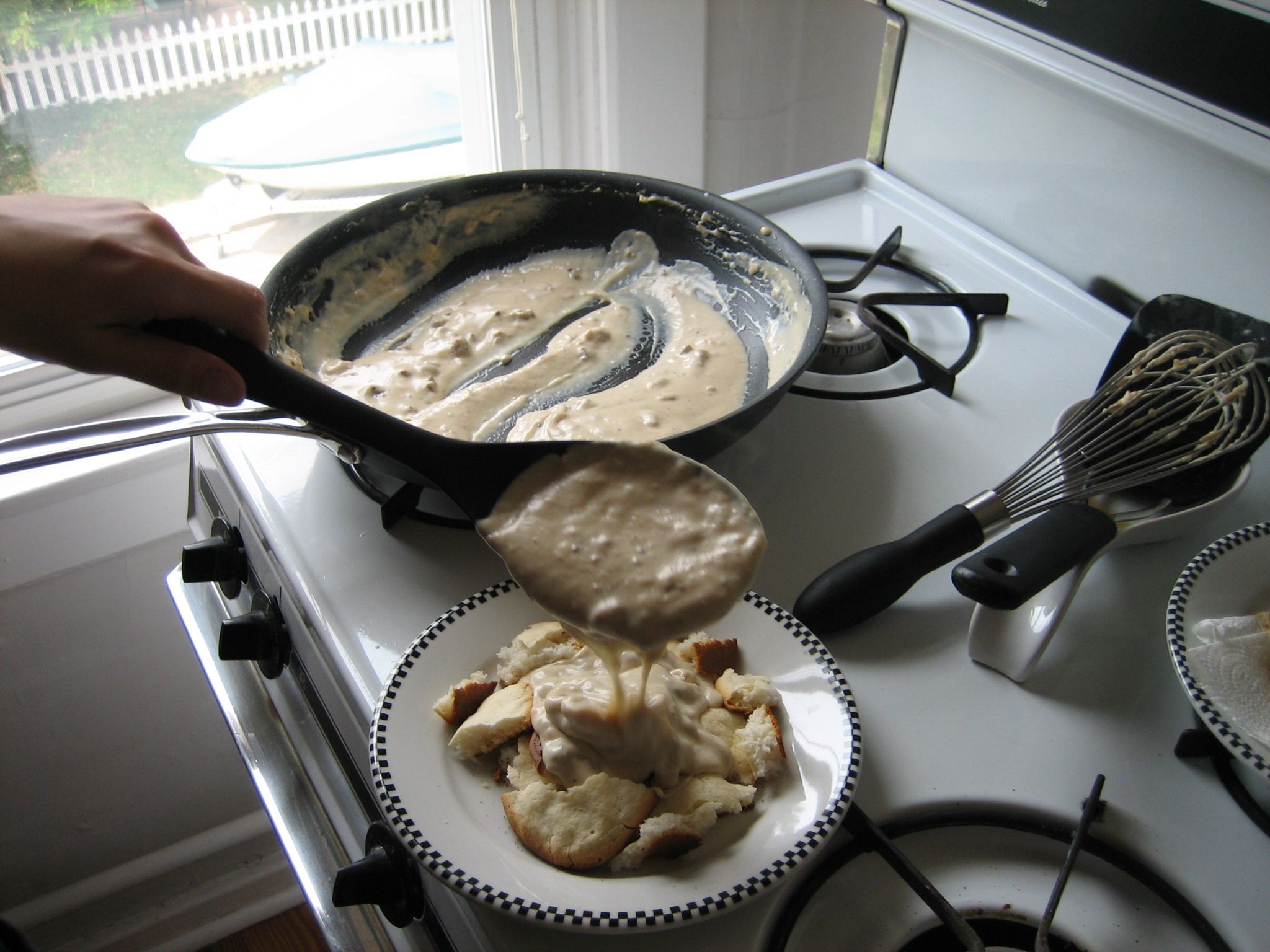 Easy Southern Style Biscuits and Gravy! 6 Steps (with Pictures