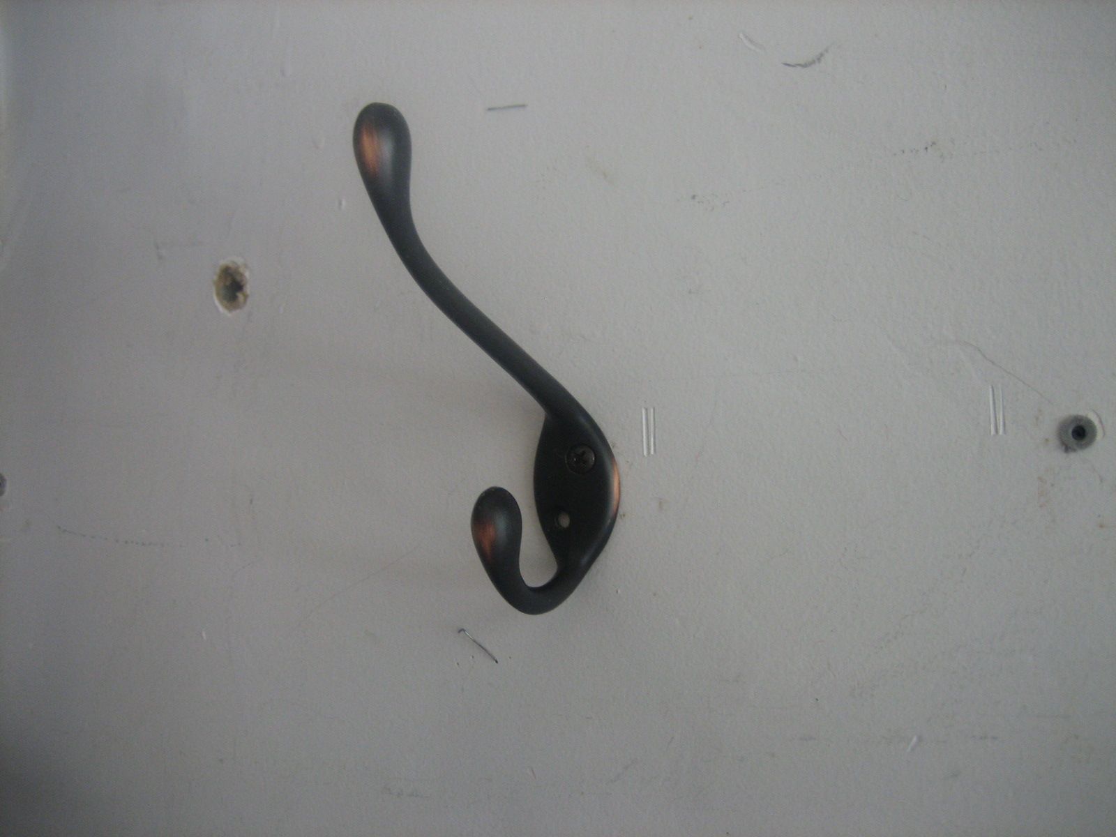 REPAIR LOOSE DRYWALL ANCHORS 7 Steps Instructables