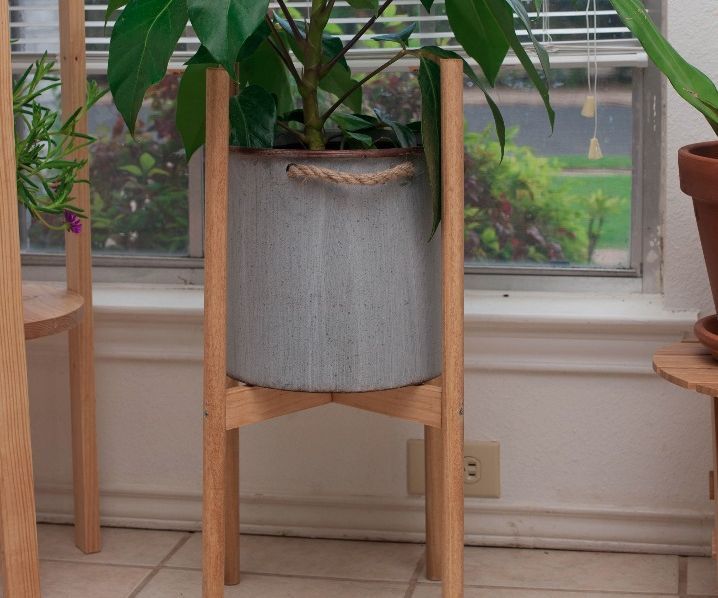 Simple Wood Dowel Plant Stand