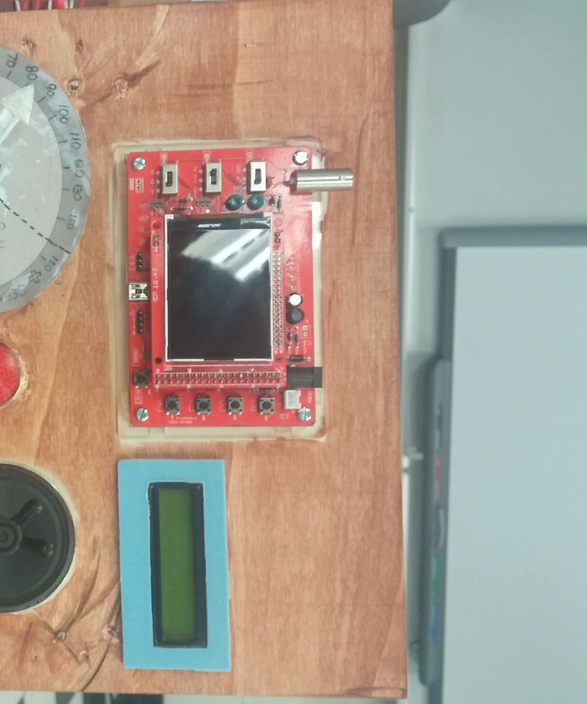 Arduino E.C.G. With Analog Scale
