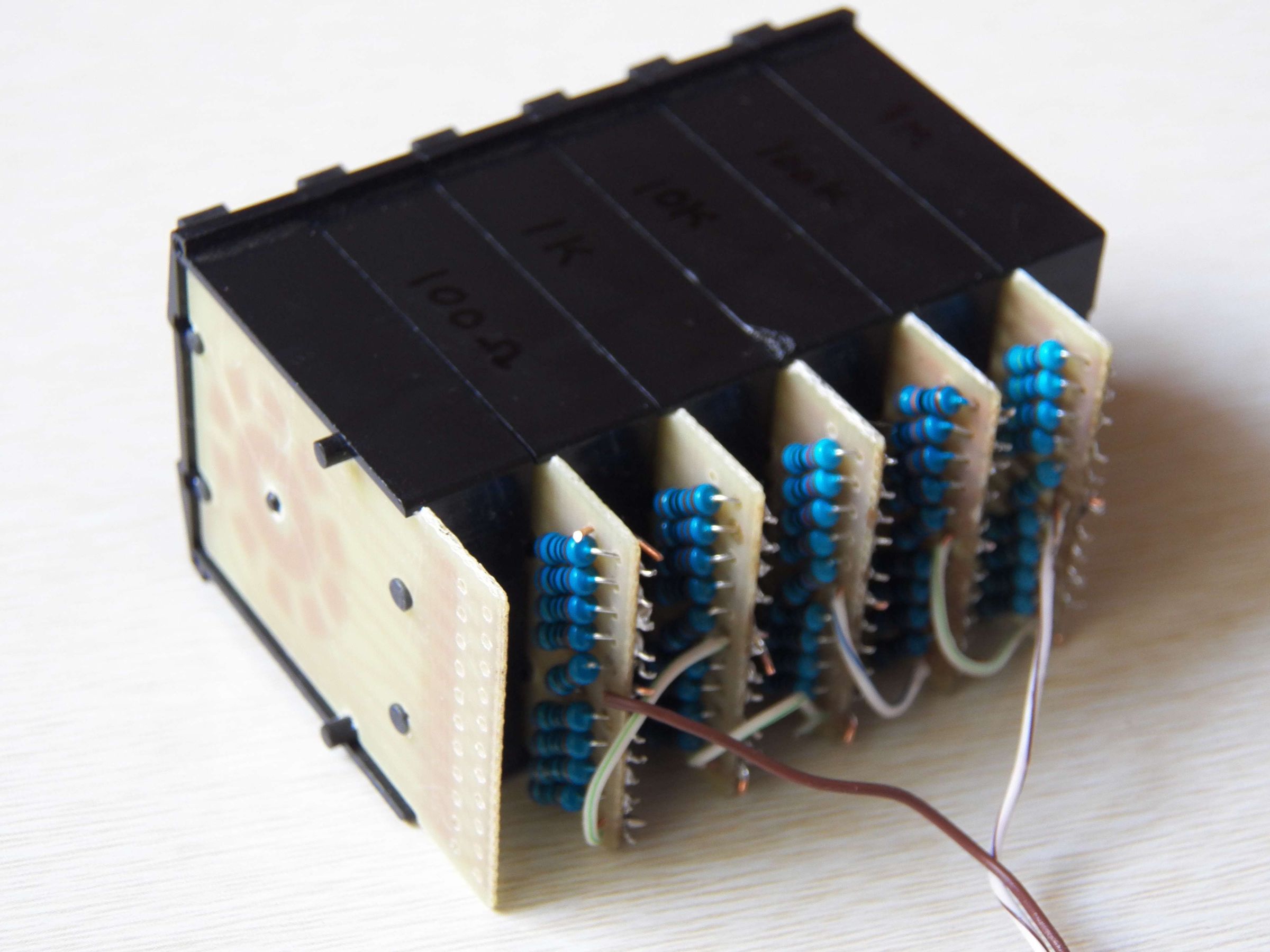 Decade Resistance Substitution Box Under 10 3 Steps Instructables
