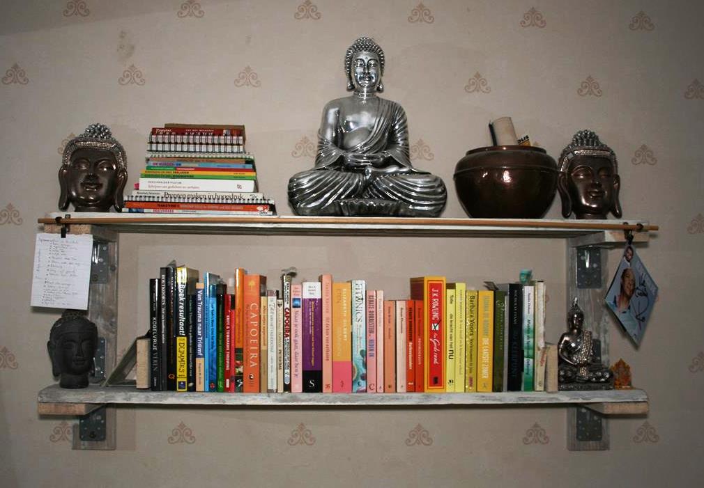 Pallet Wood Basic Bookshelf