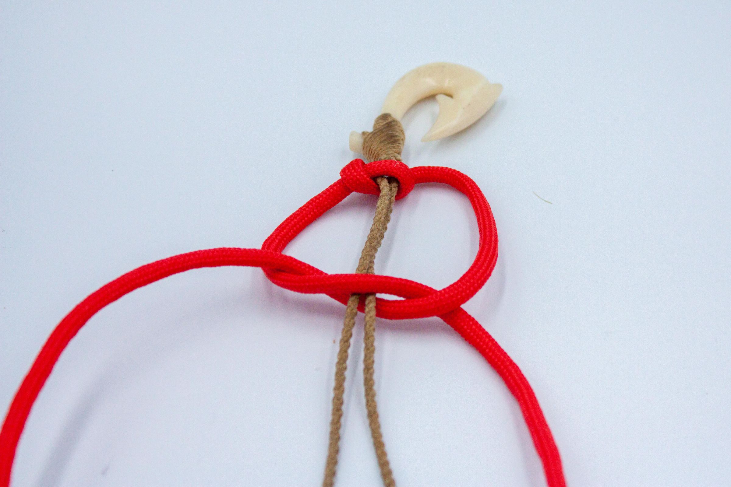 Maui Fish Hook Paracord Bracelet : 5 Steps - Instructables