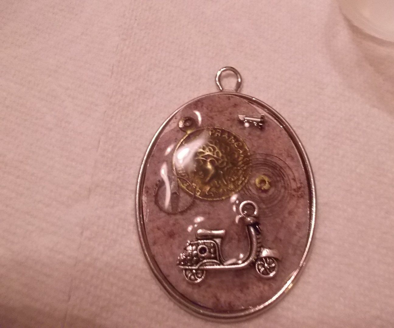 DIY resin necklace 