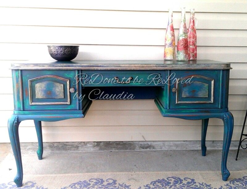 DIY Distressed Peacock Green Finish Using Chalk Paint
