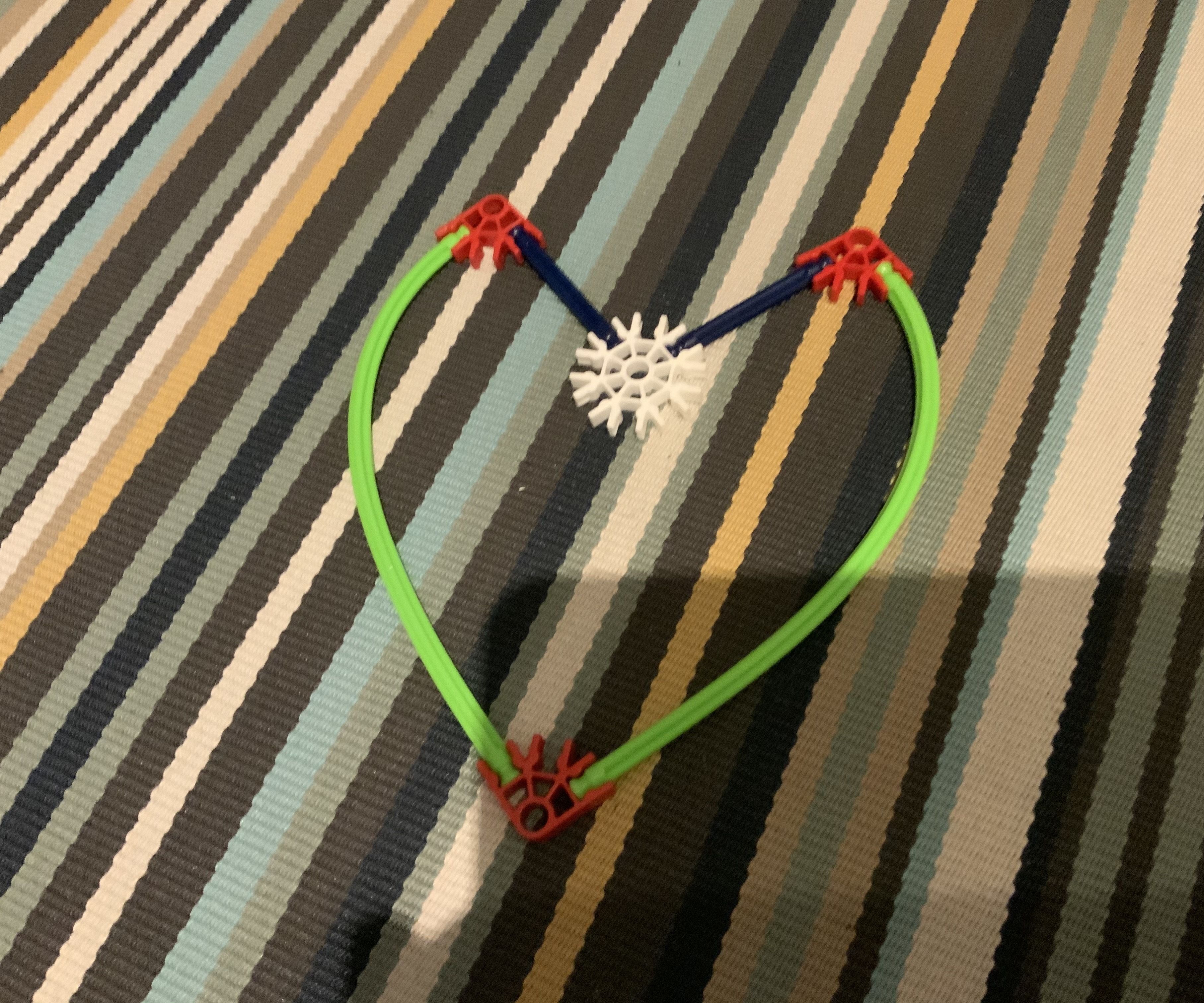Knex Heart (or Overgrown ‘V’)