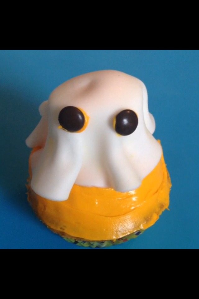 Easy Ghost Cupcake
