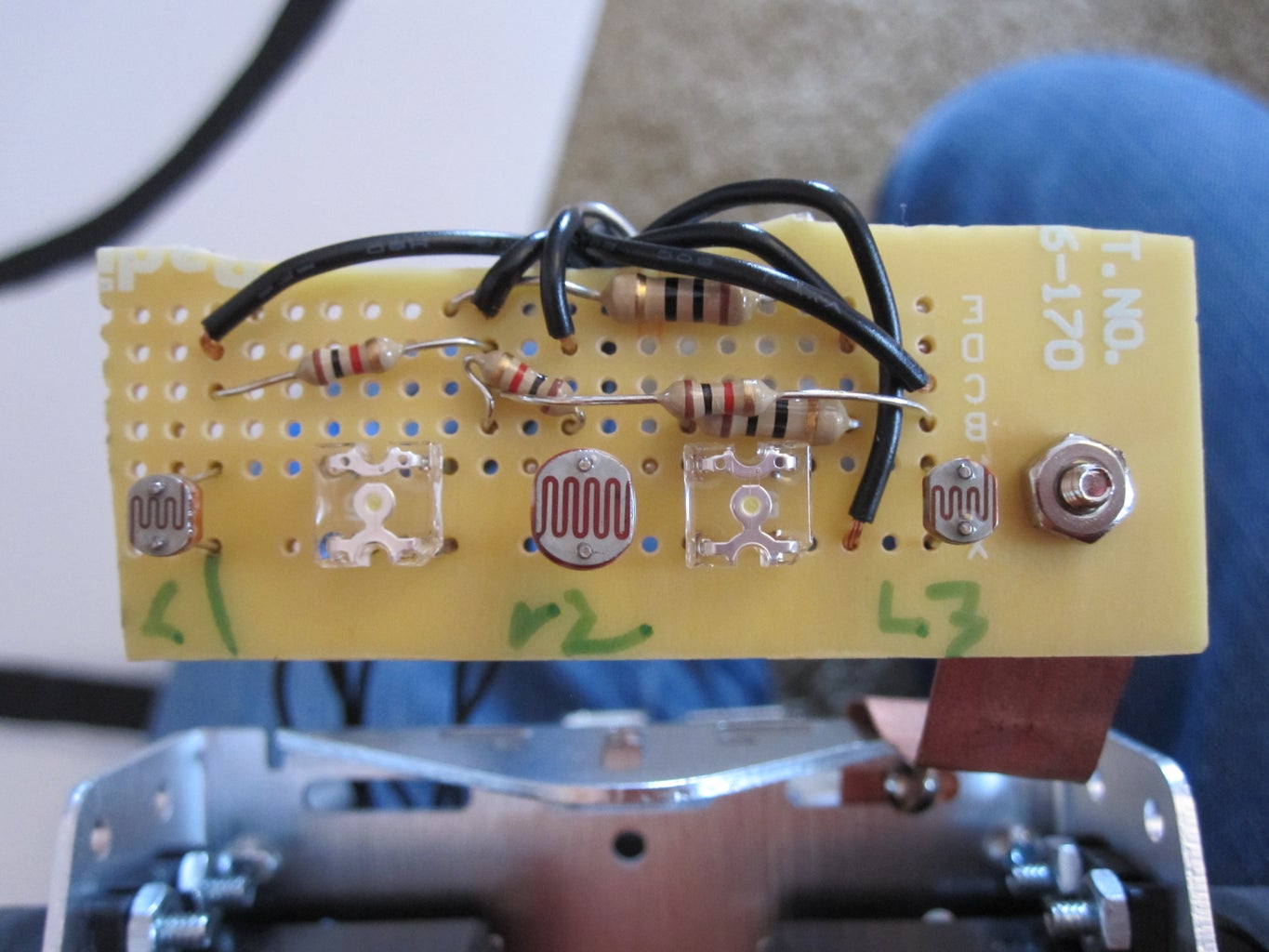 Boe Bot/Arduino Line Following Robot : 4 Steps - Instructables
