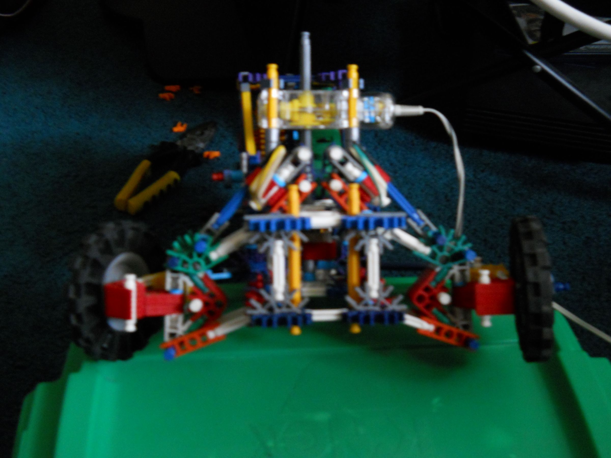 {Knex Truck} Front Suspension, Steering, Rear Wheel Drive (RWD