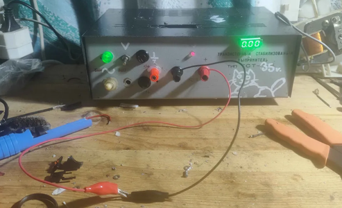 A Very Cheap Lab Bench Power Supply