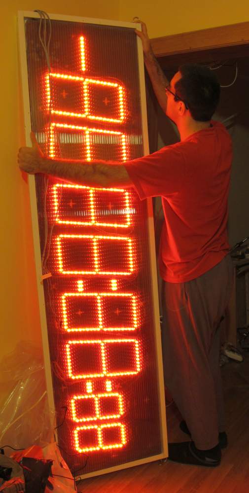Build a Huge 7 Segments 8 Digits Red LED Display
