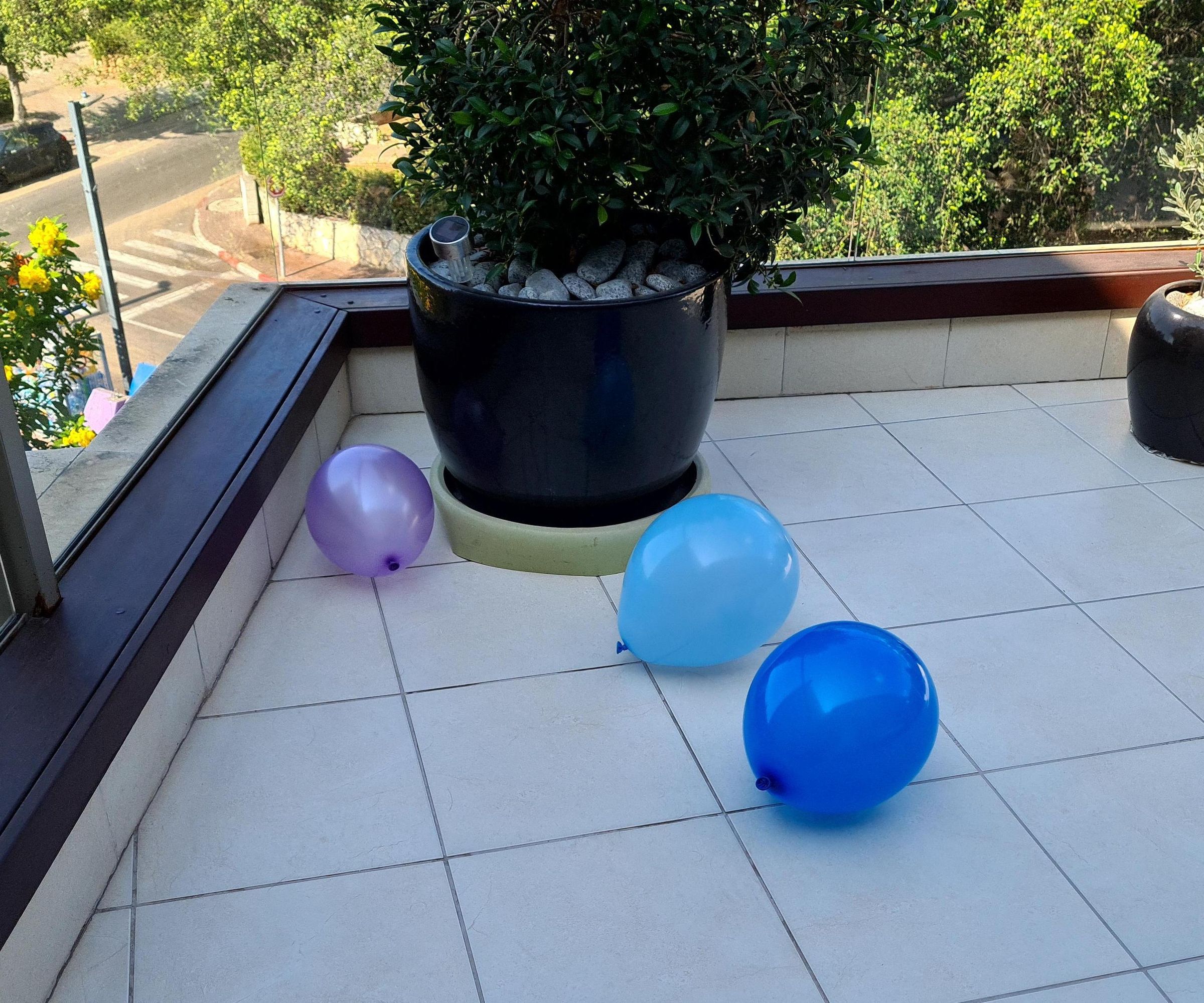 How to Blow Up and Tie a Balloon