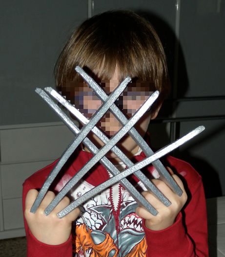 Very Simple  Wolverine claws