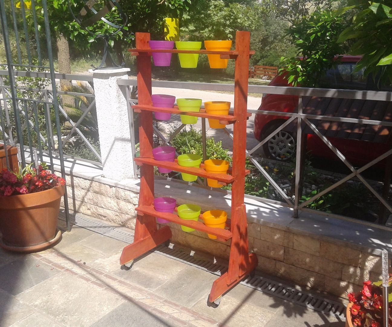 Vertical Pot Stand