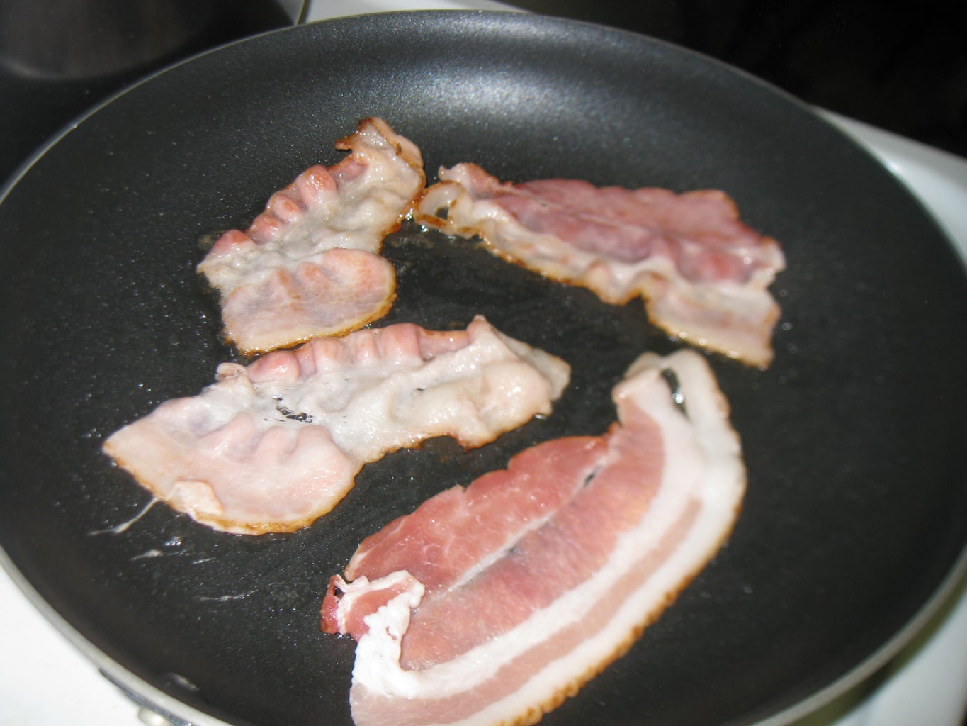 do you use olive oil to cook bacon