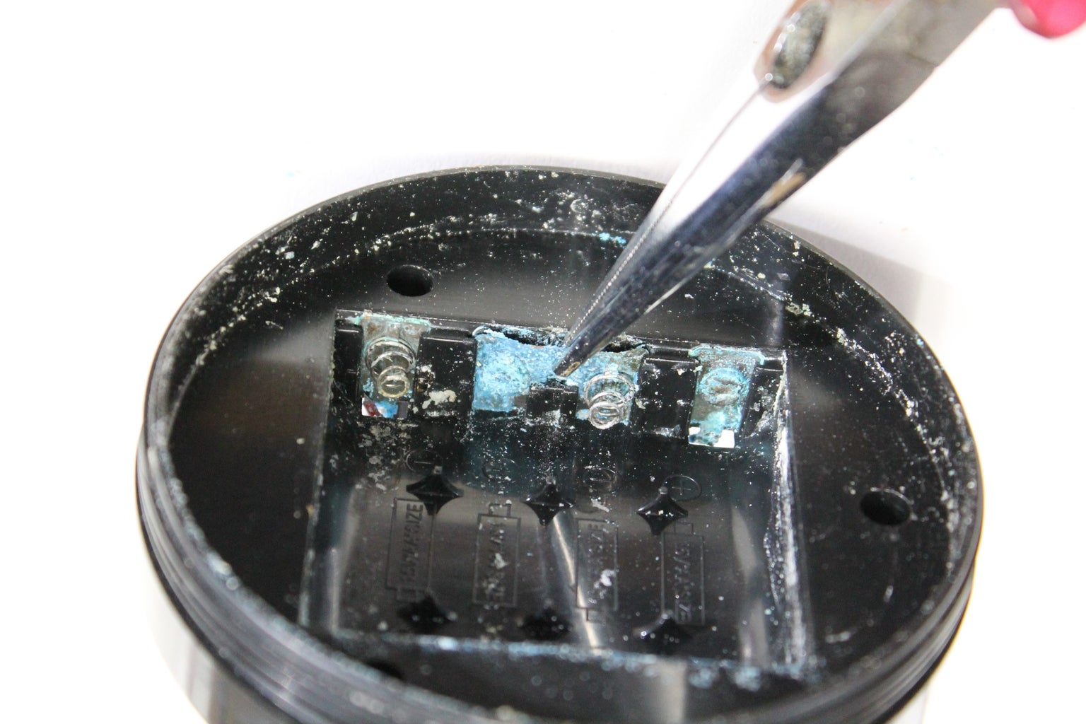 How To Fix Corroded Battery Terminals In Toys How to Fix Corroded Battery Terminals : 12 Steps (with Pictures