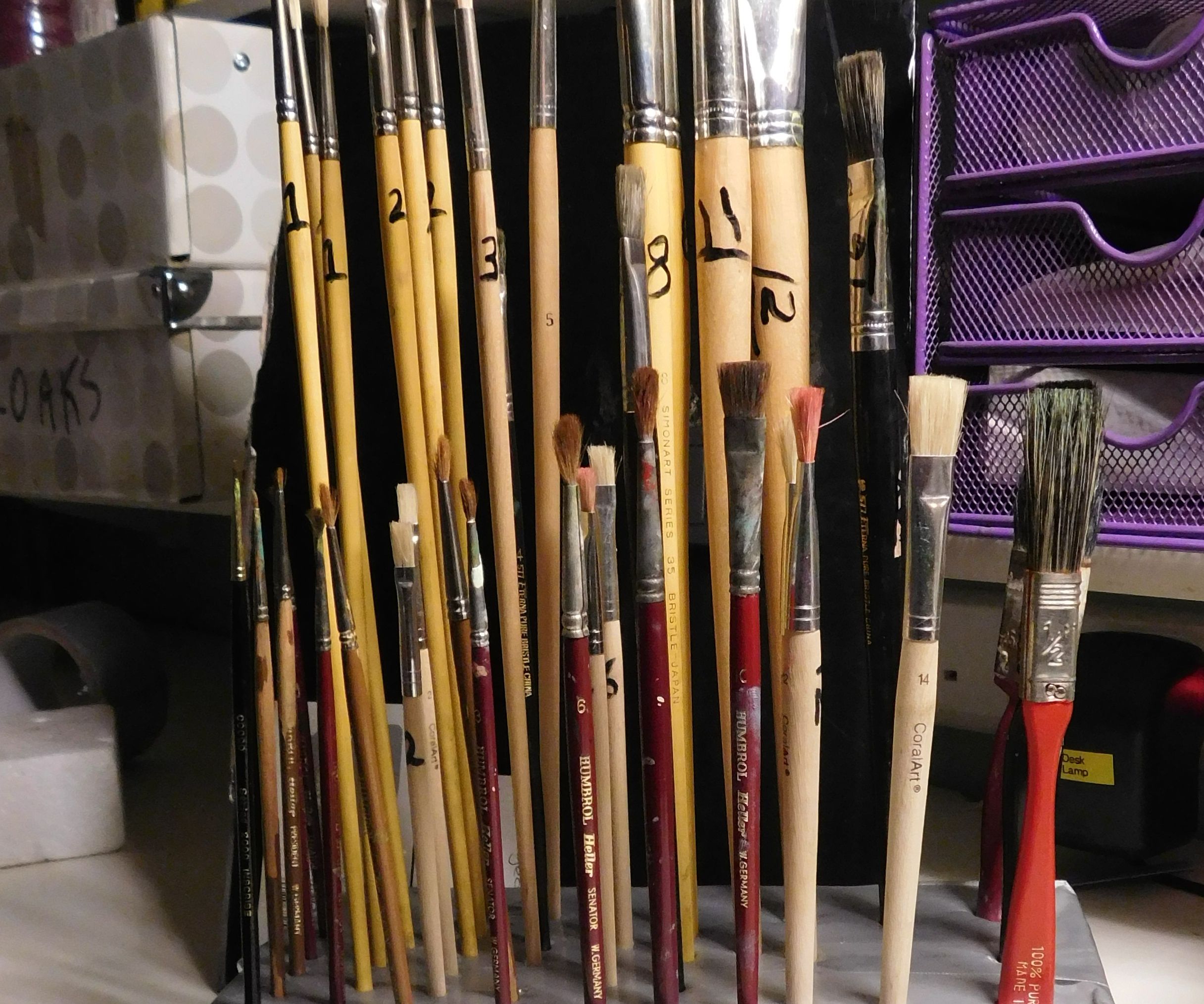 Easy Paintbrush Holder - No-Tech