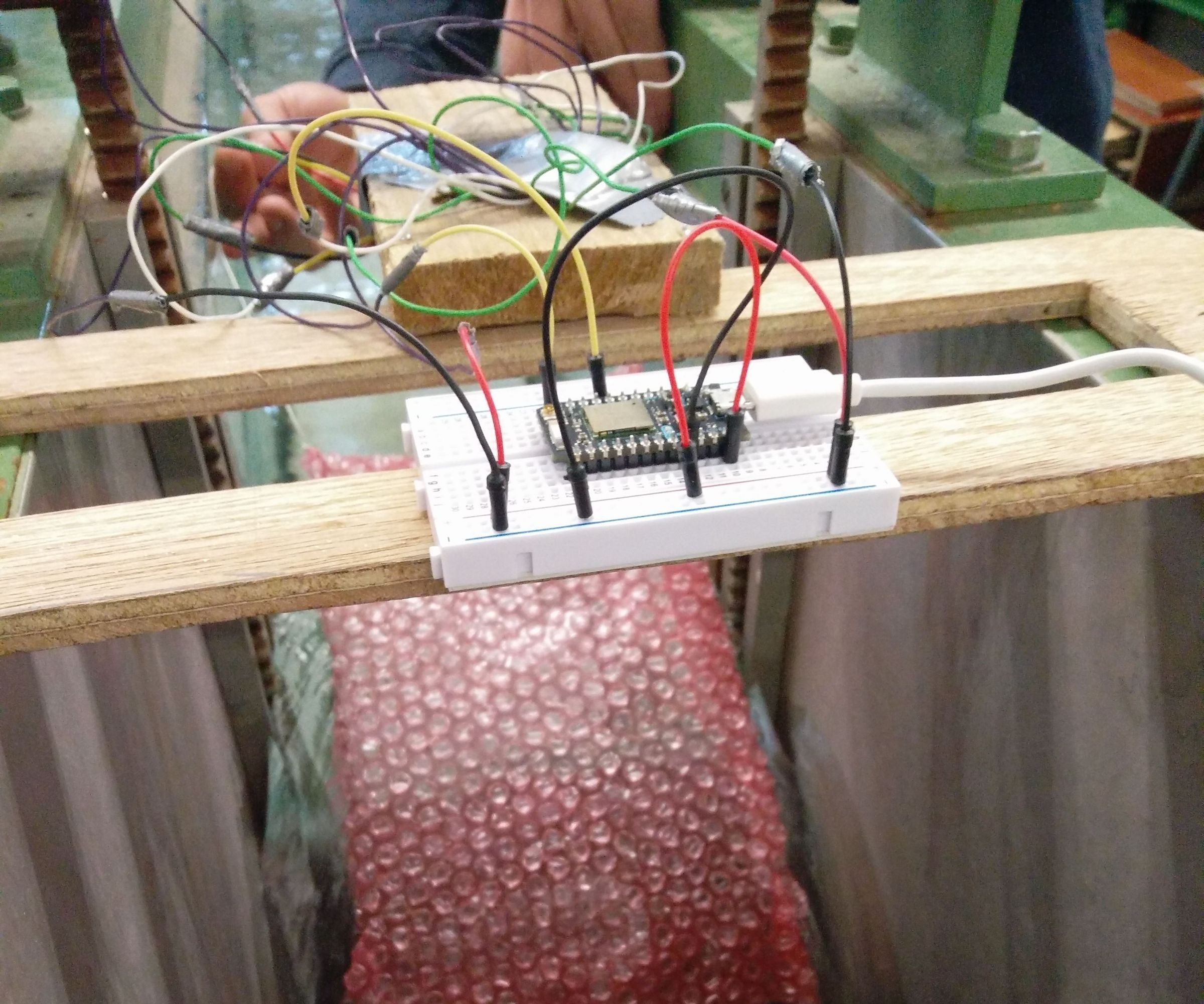 Measurement Velocity at Weir With Distance Sensor