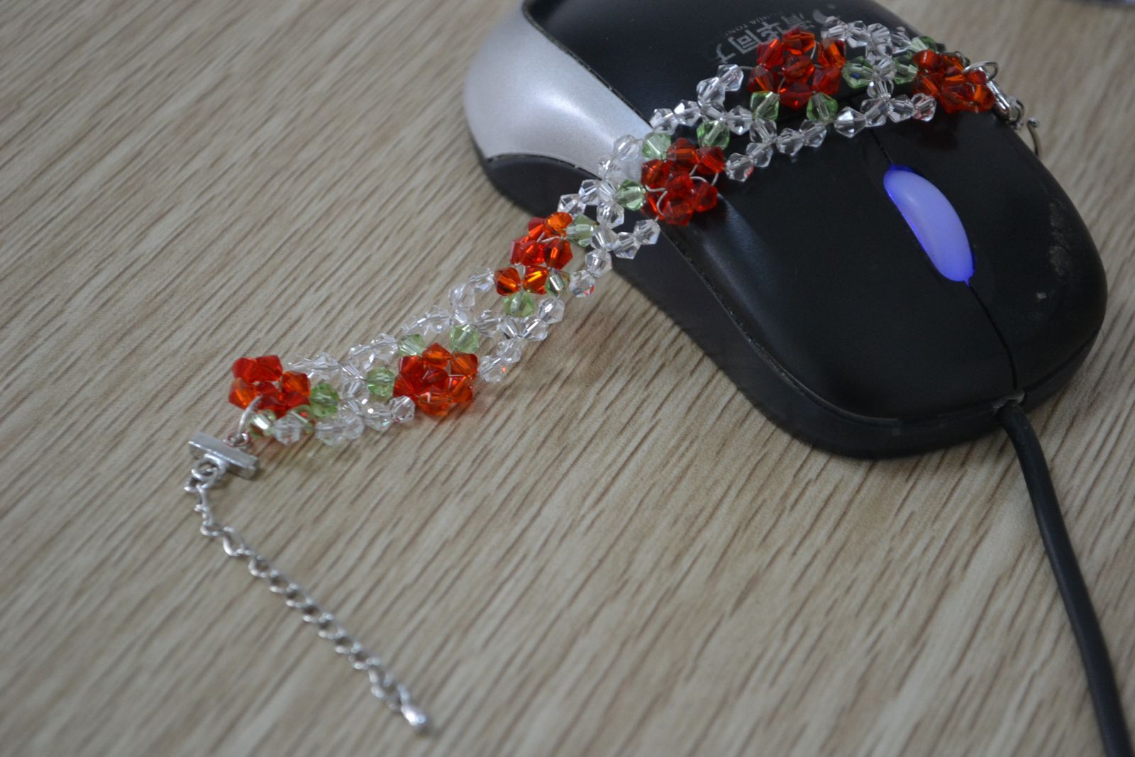 How to Make Cool Bracelets With Beads