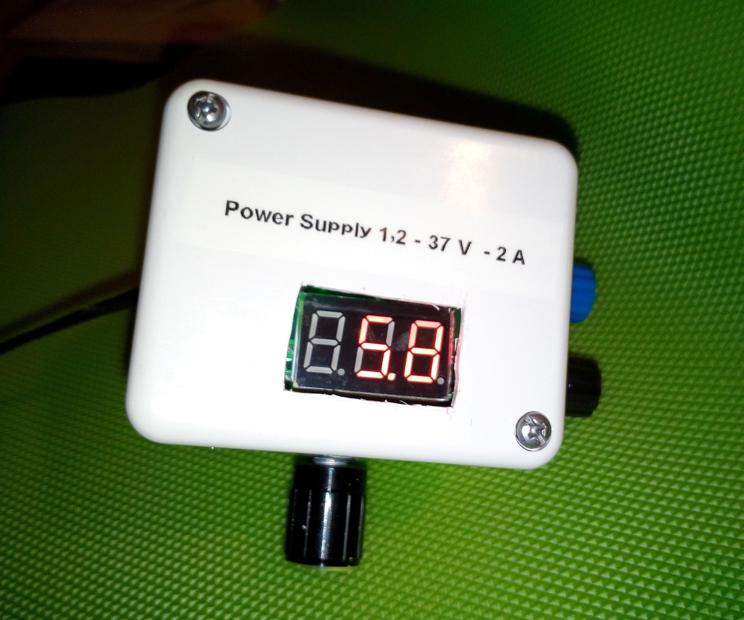 DIY - Mini Variable Power Supply 1,2-37 Volts - 2 Amper