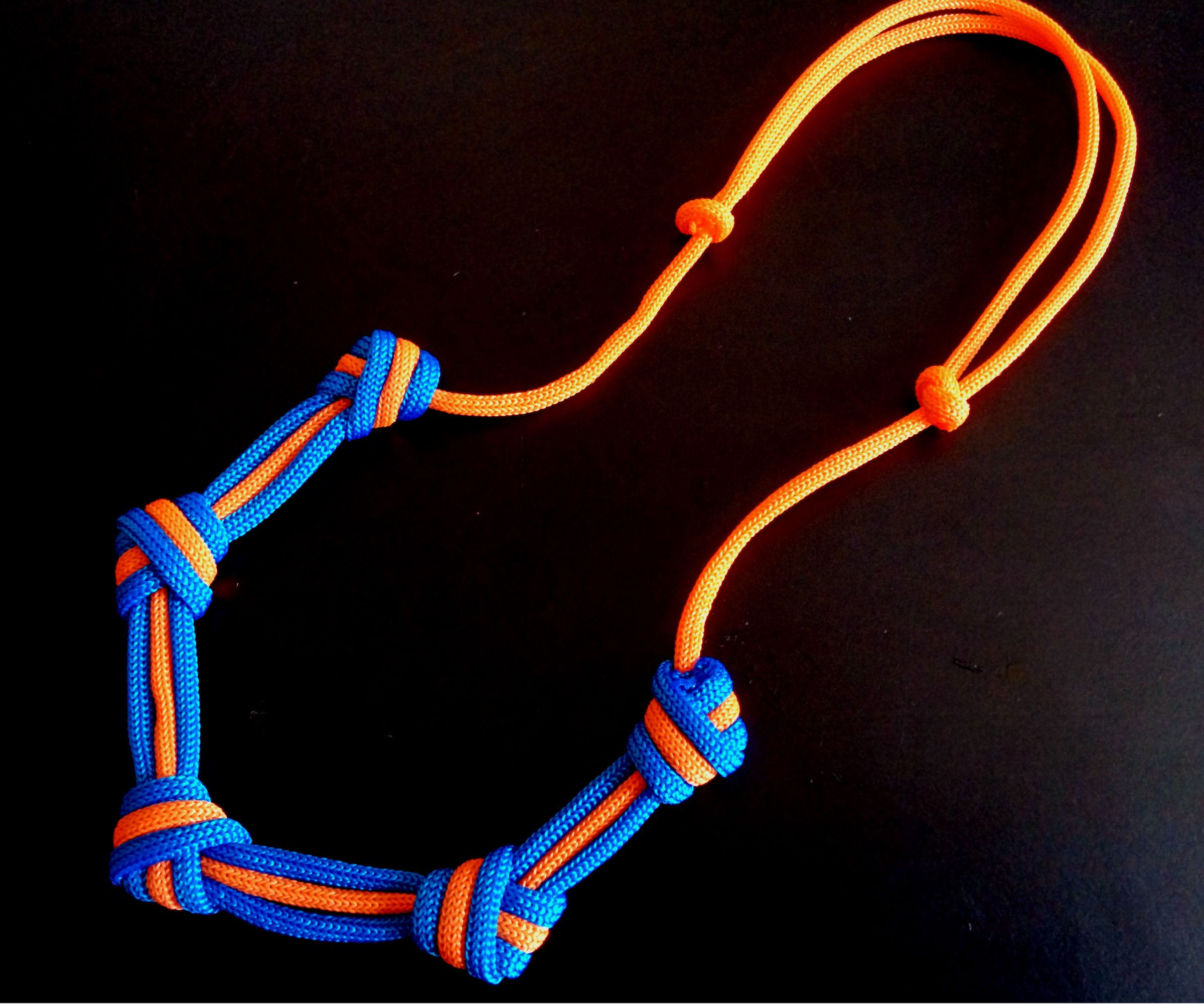 A Minimalist's Paracord Necklace