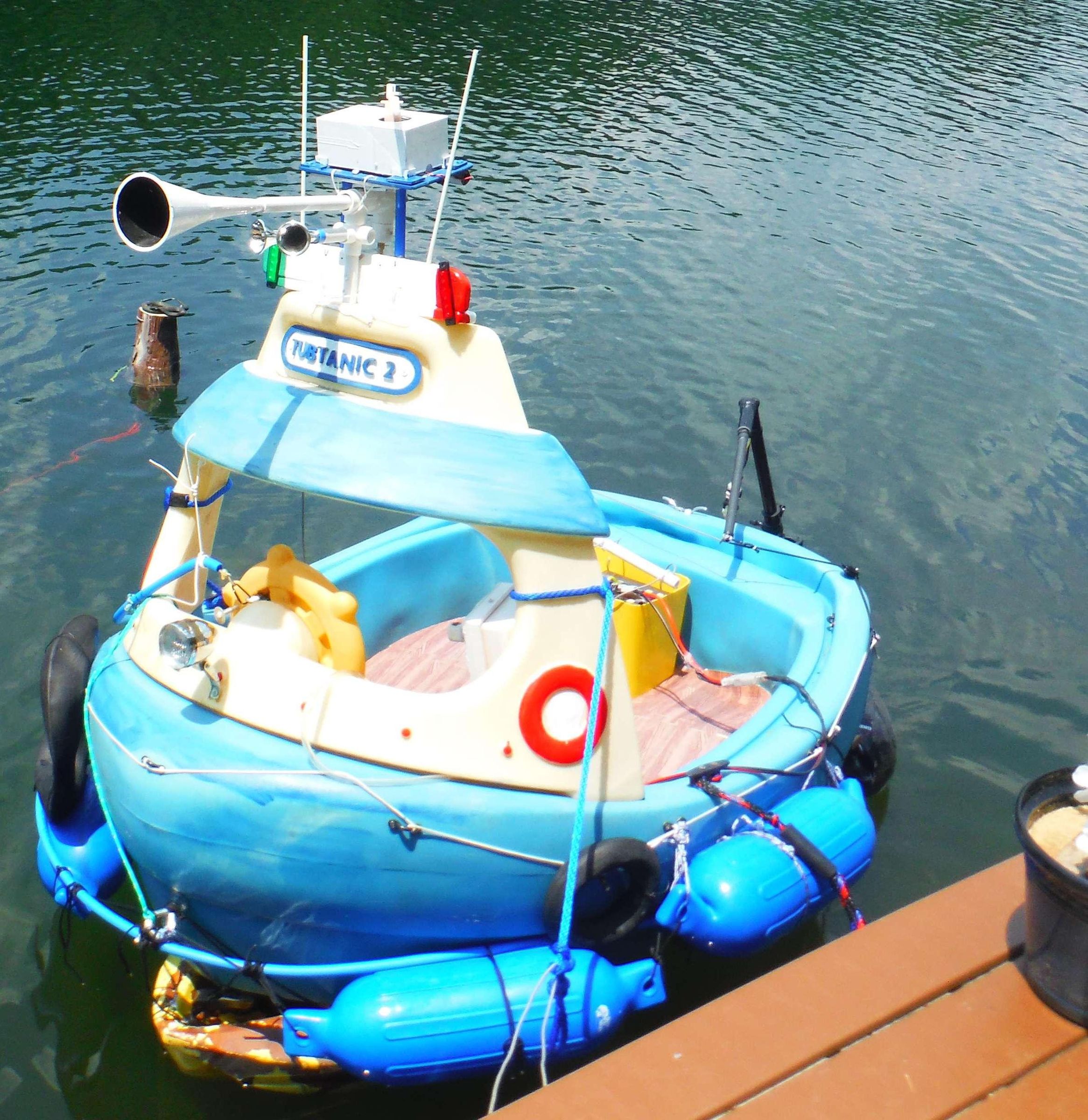 Little Tikes Tugboat Sandbox Working Electric Boat.