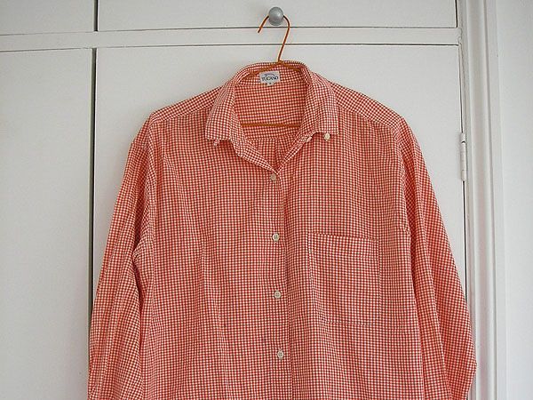 How to Do an Apron Using an Old Shirt