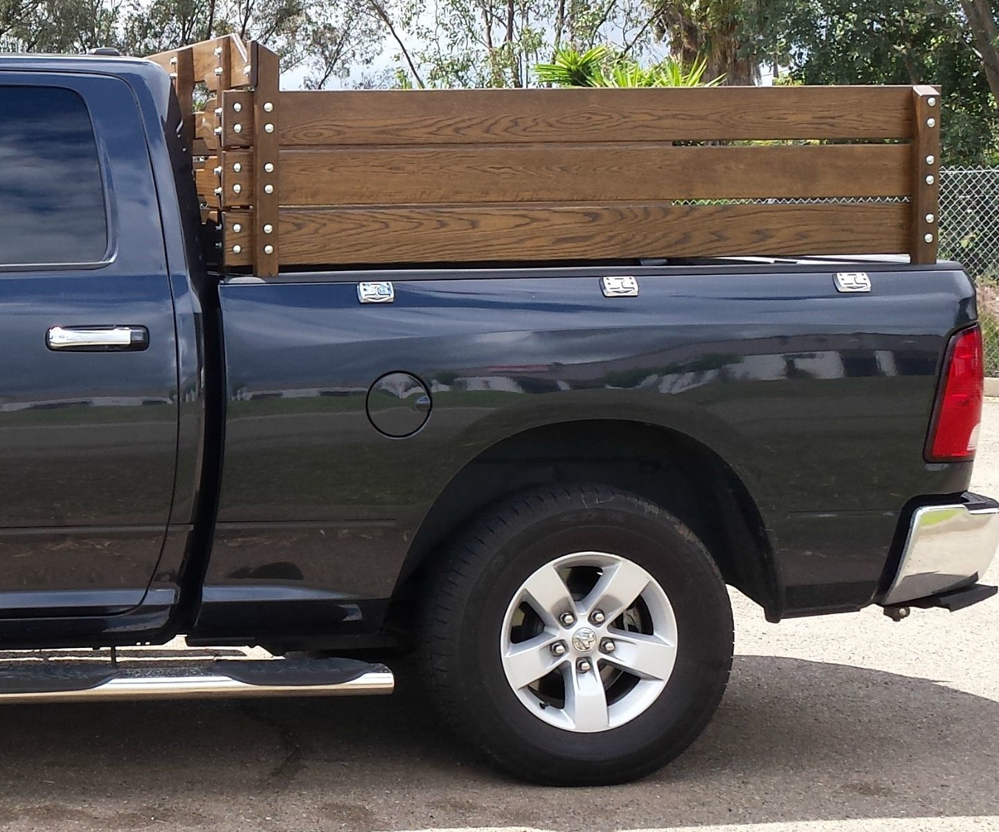 Stake Sides/Fence Sides With Added Gates for 2014 Dodge 1500 4x4 Pickup Truck
