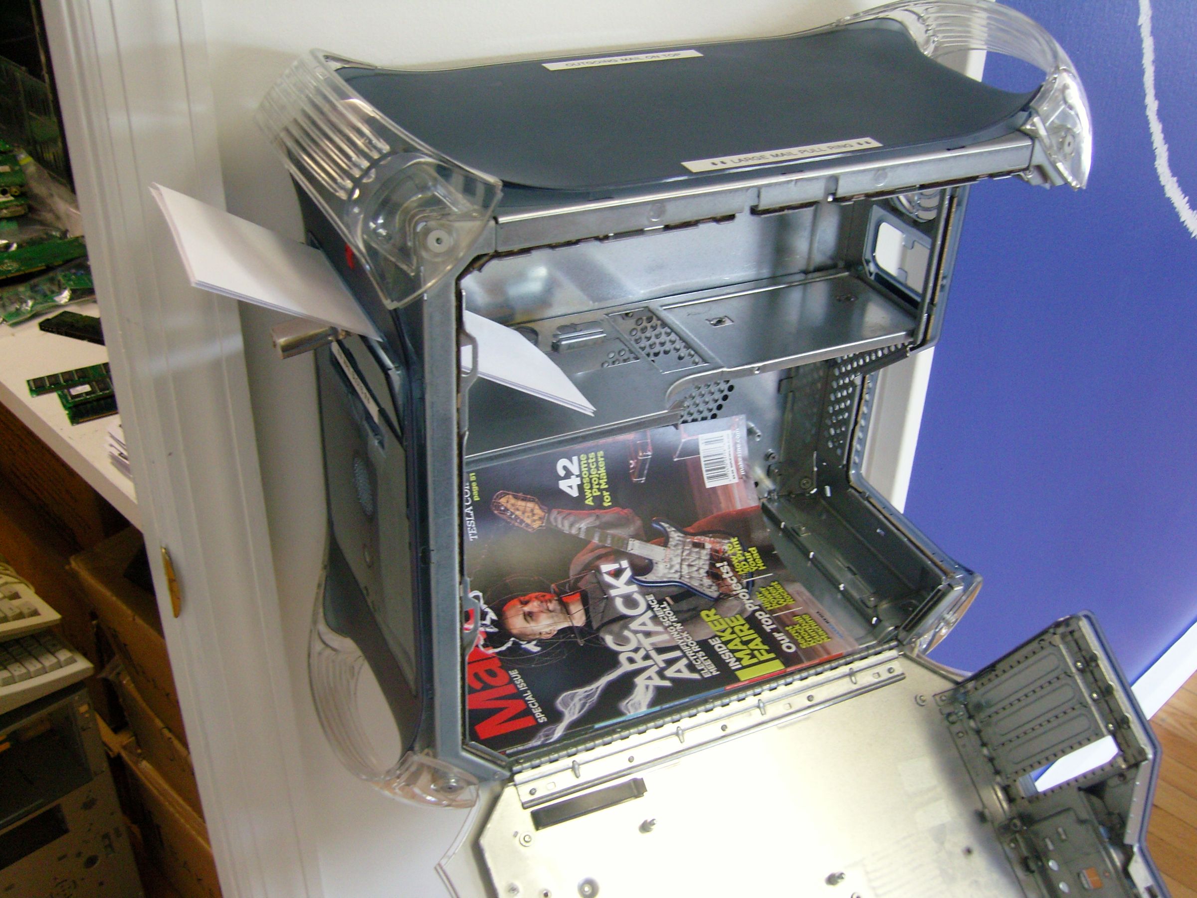 Turn Your Old Computer Tower Into a Uber Cool Mailbox. 5 Steps