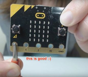 Micro:bit Basics for Teachers Part 1 - the Hardware : 8 Steps ...
