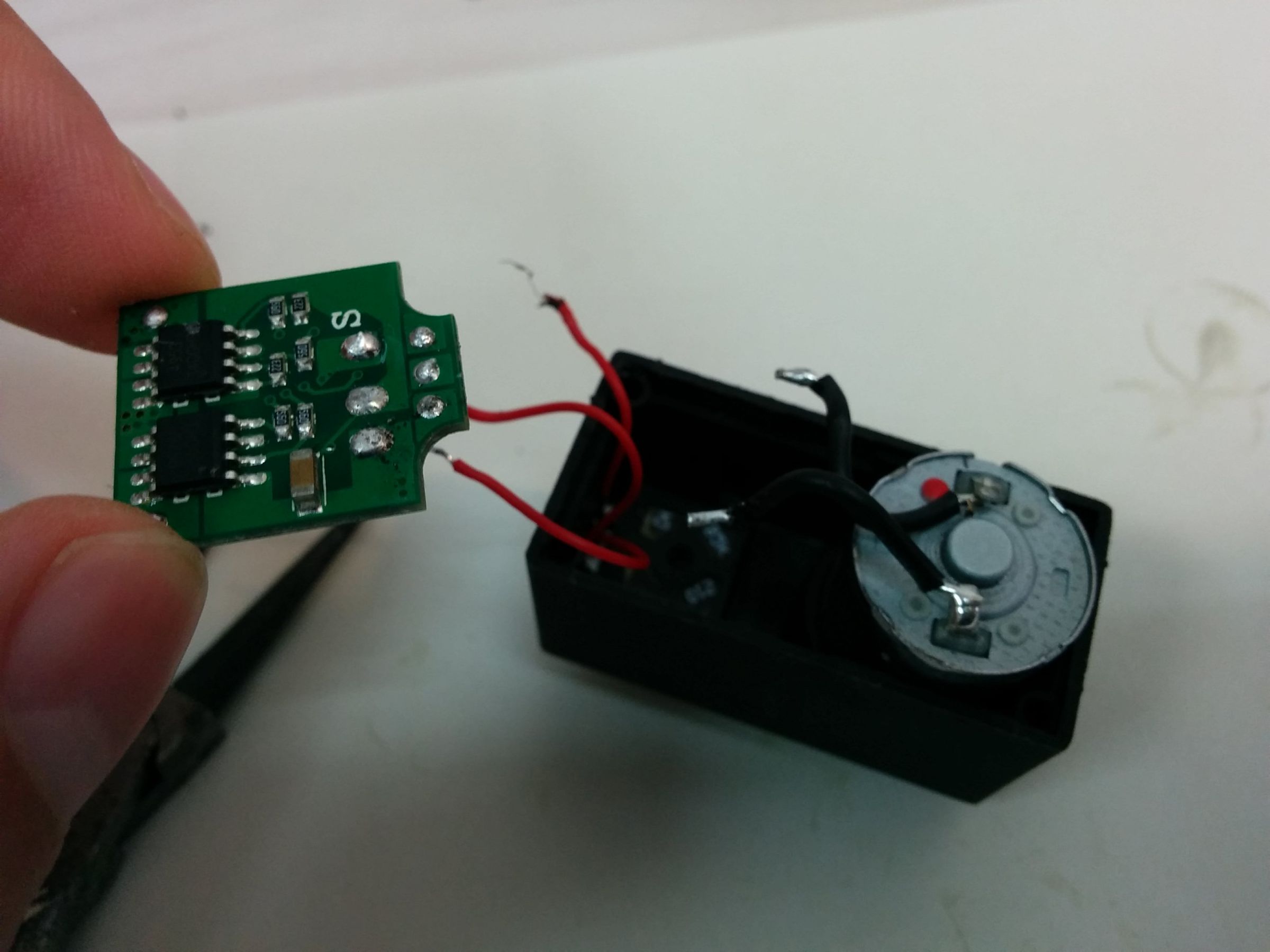 Converting a TowerPro MG995 Servo to a Linear Actuator 7 Steps (with