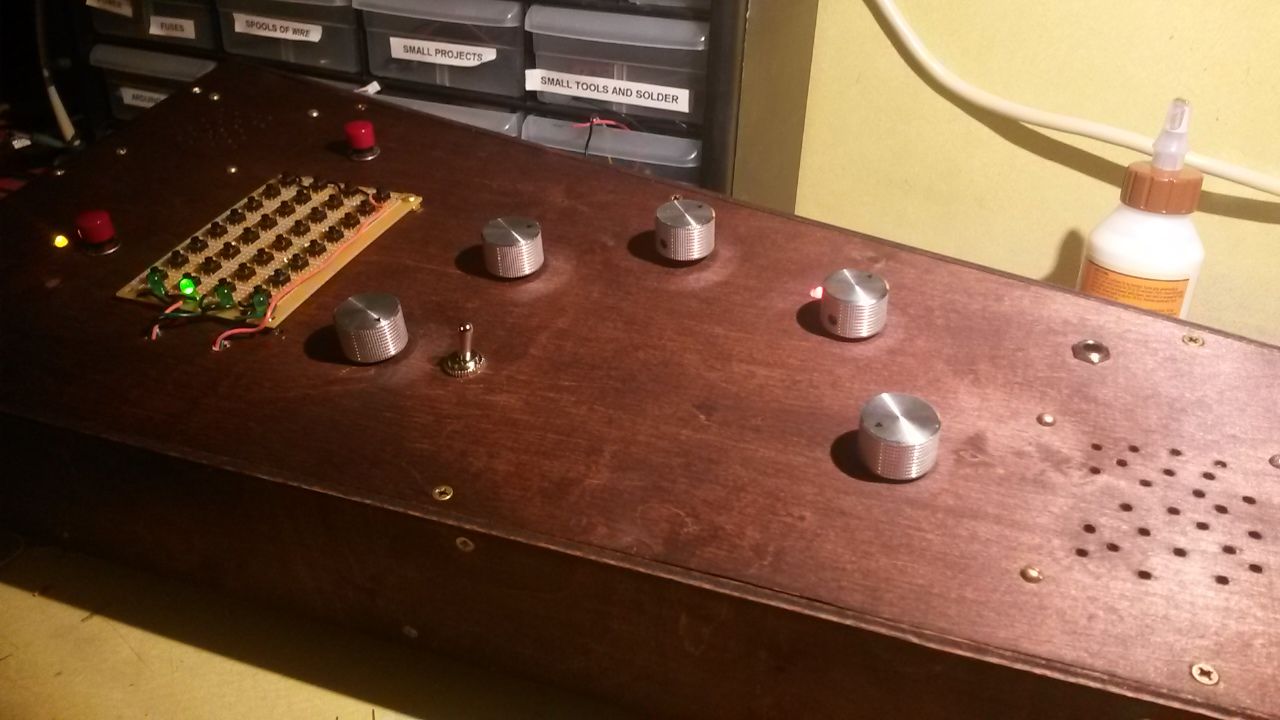 4017 and 555 Sequencer Synth