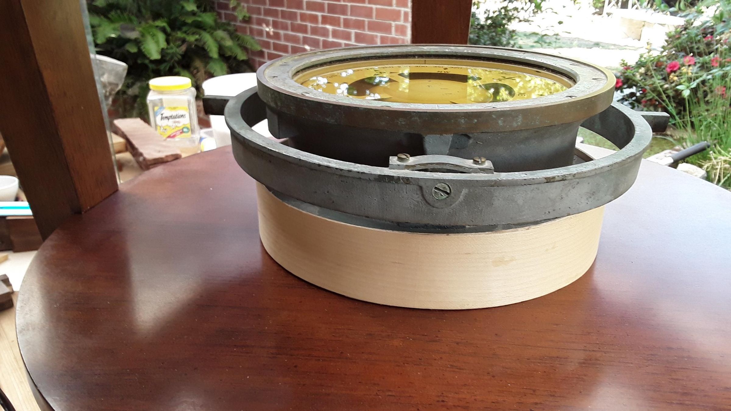 Compass Display Table With Indirect Lighting : 6 Steps (with Pictures ...