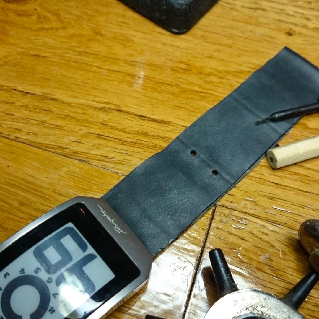 Replacement Watch Strap From an Old Inner Tire 5 Steps (with Pictures