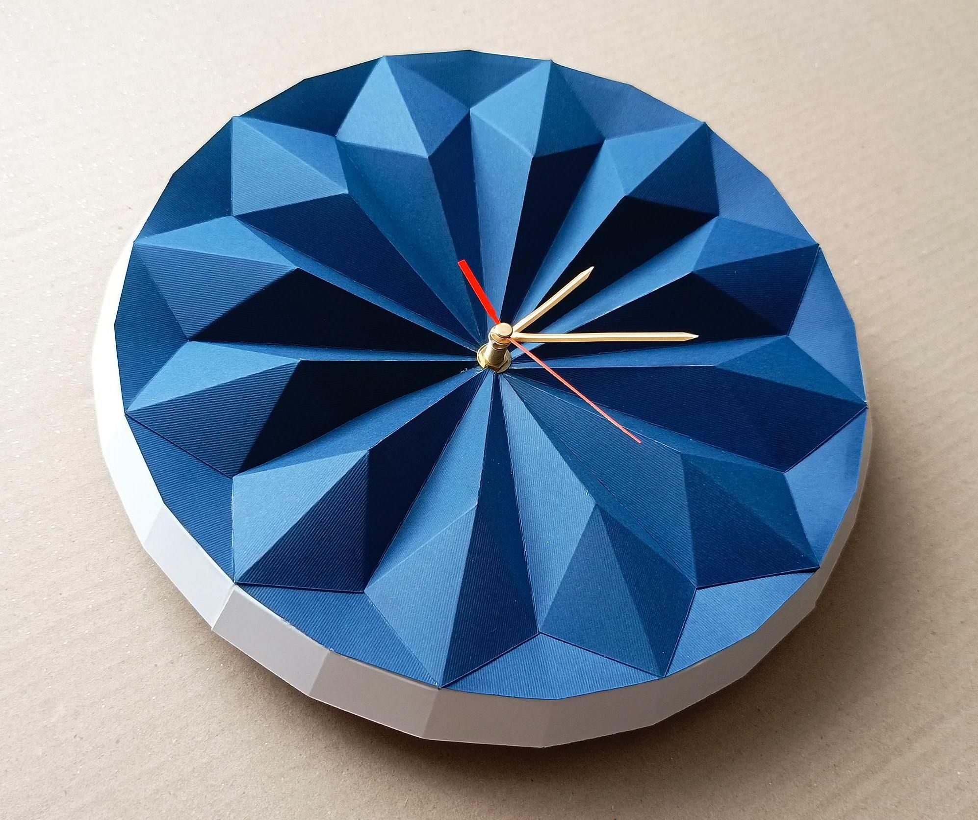 Low Poly/Low Cost - Elegant Vintage Wall Clock