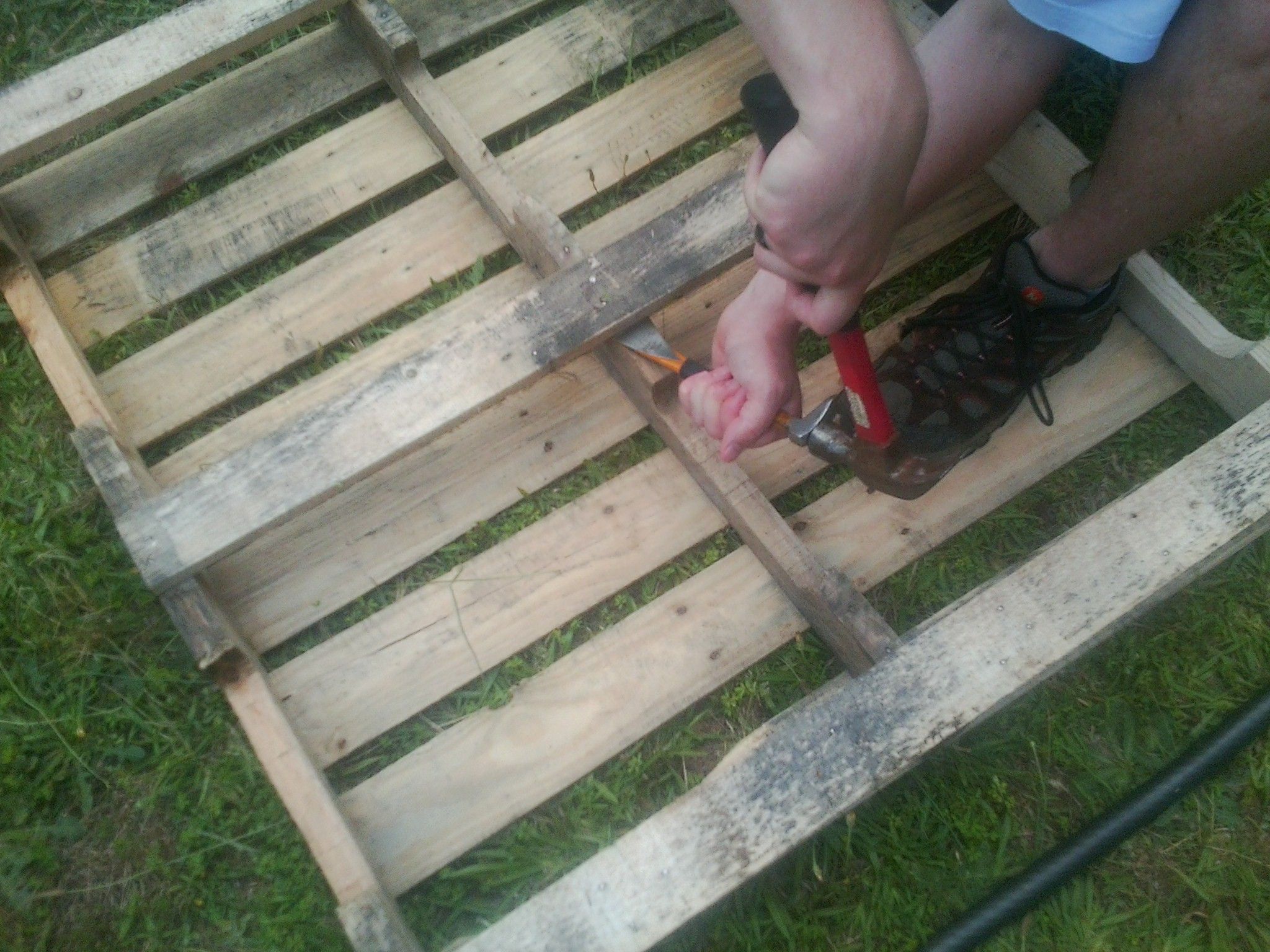 Raised Bed Garden From Old Pallets 10 Steps (with Pictures