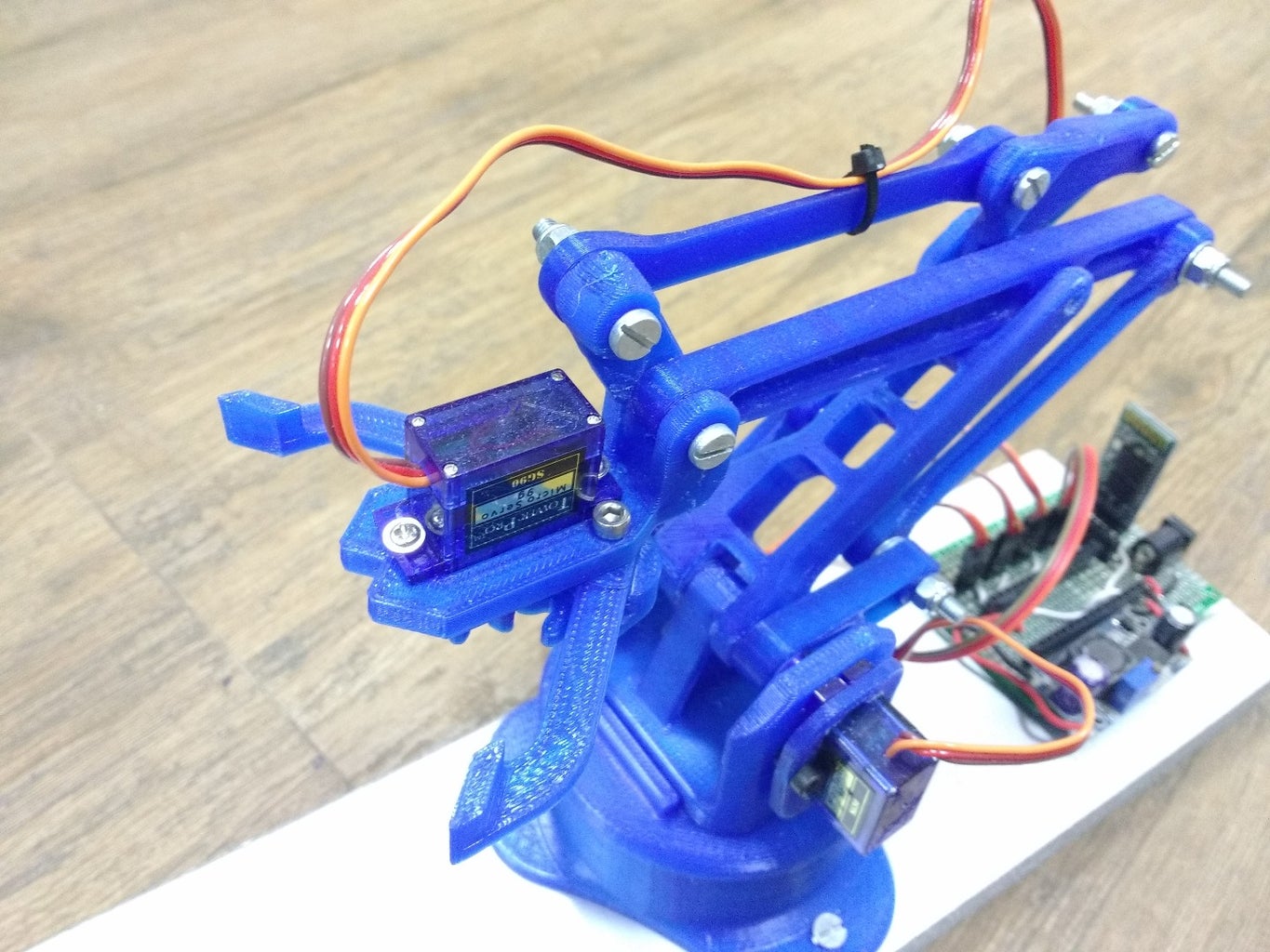 Gesture Controlled Robotic Arm : 4 Steps - Instructables