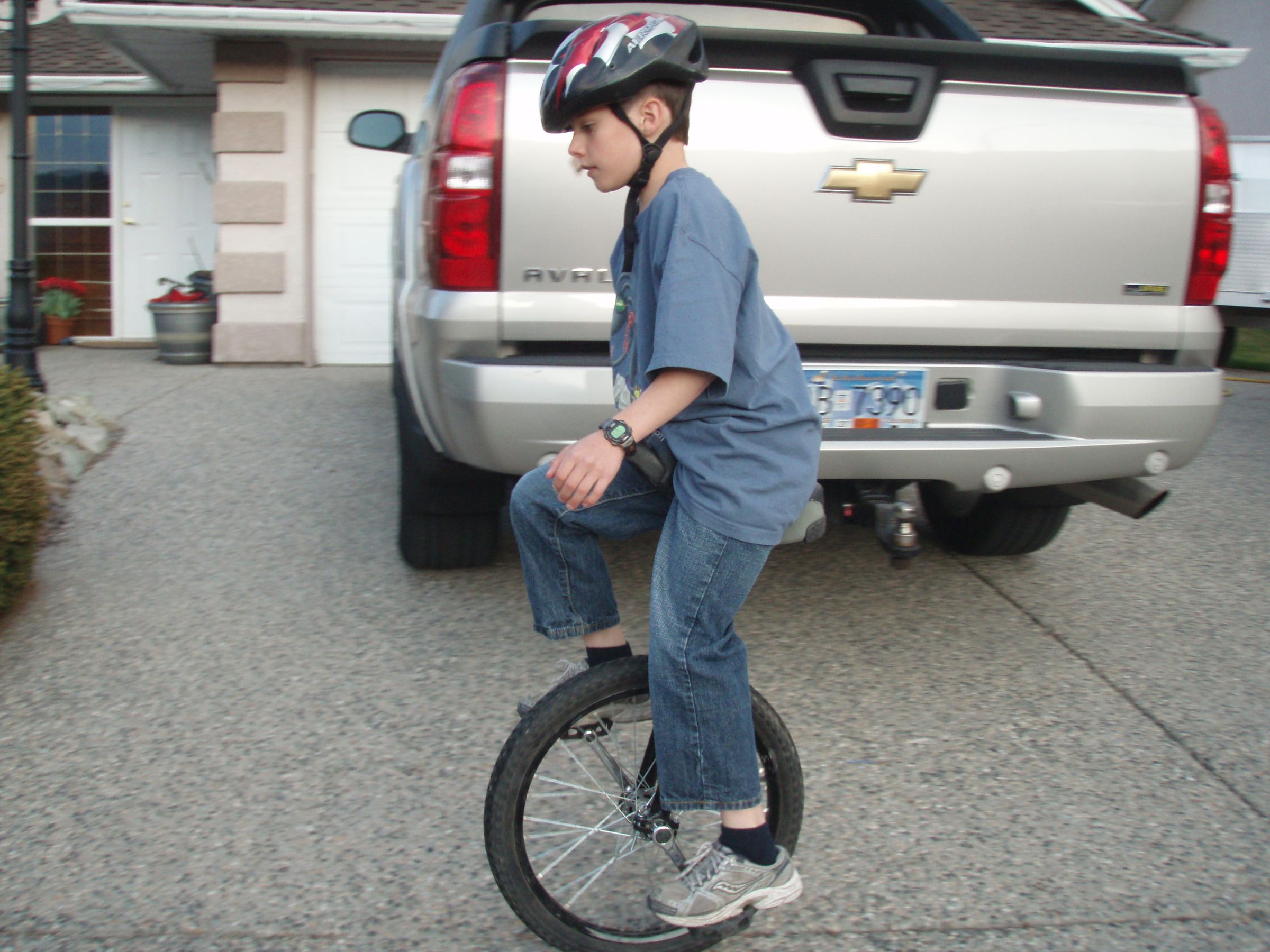 Basic Mounting and Riding on the Unicycle