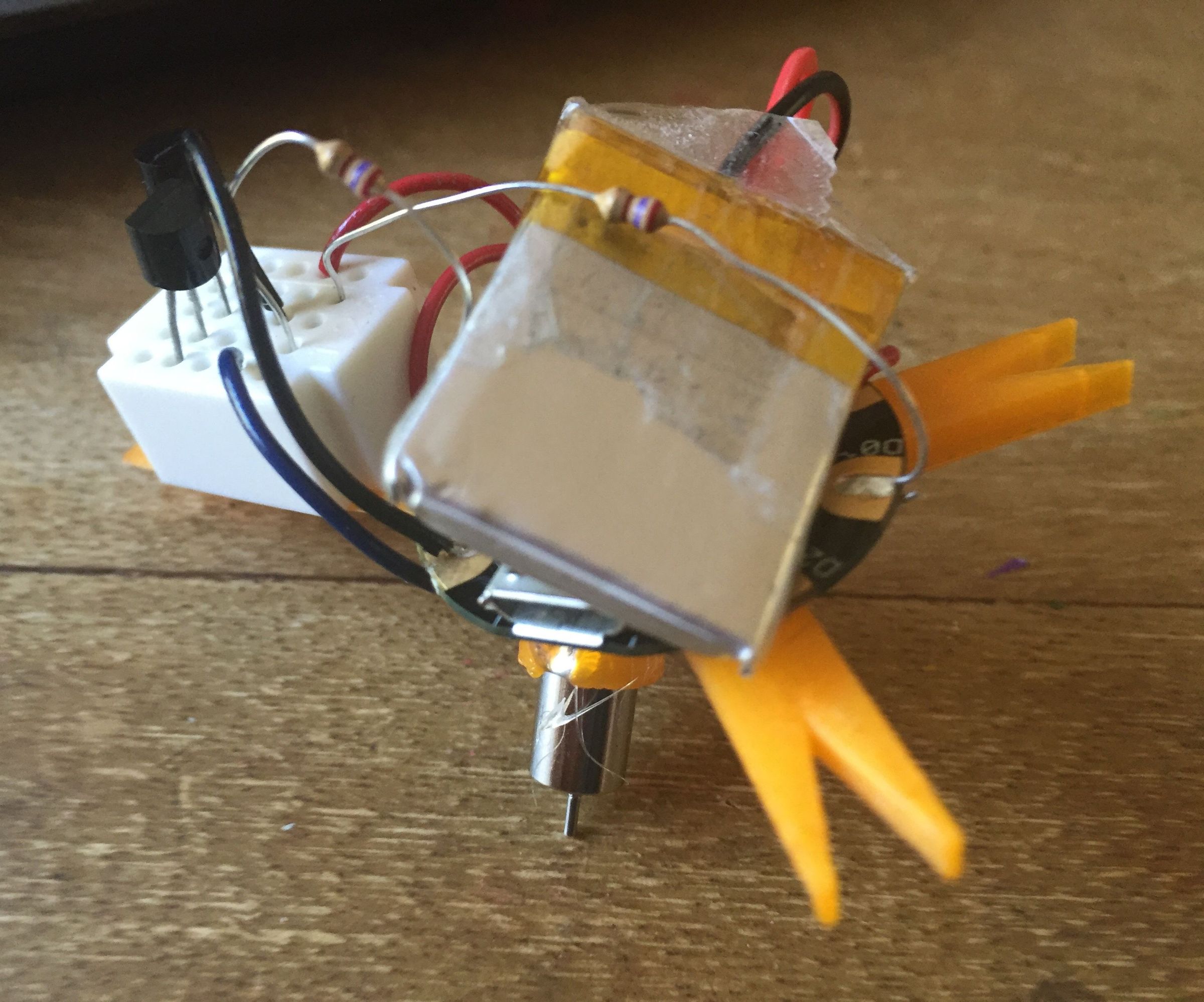 Micro Robot Con Adafruit Gemma