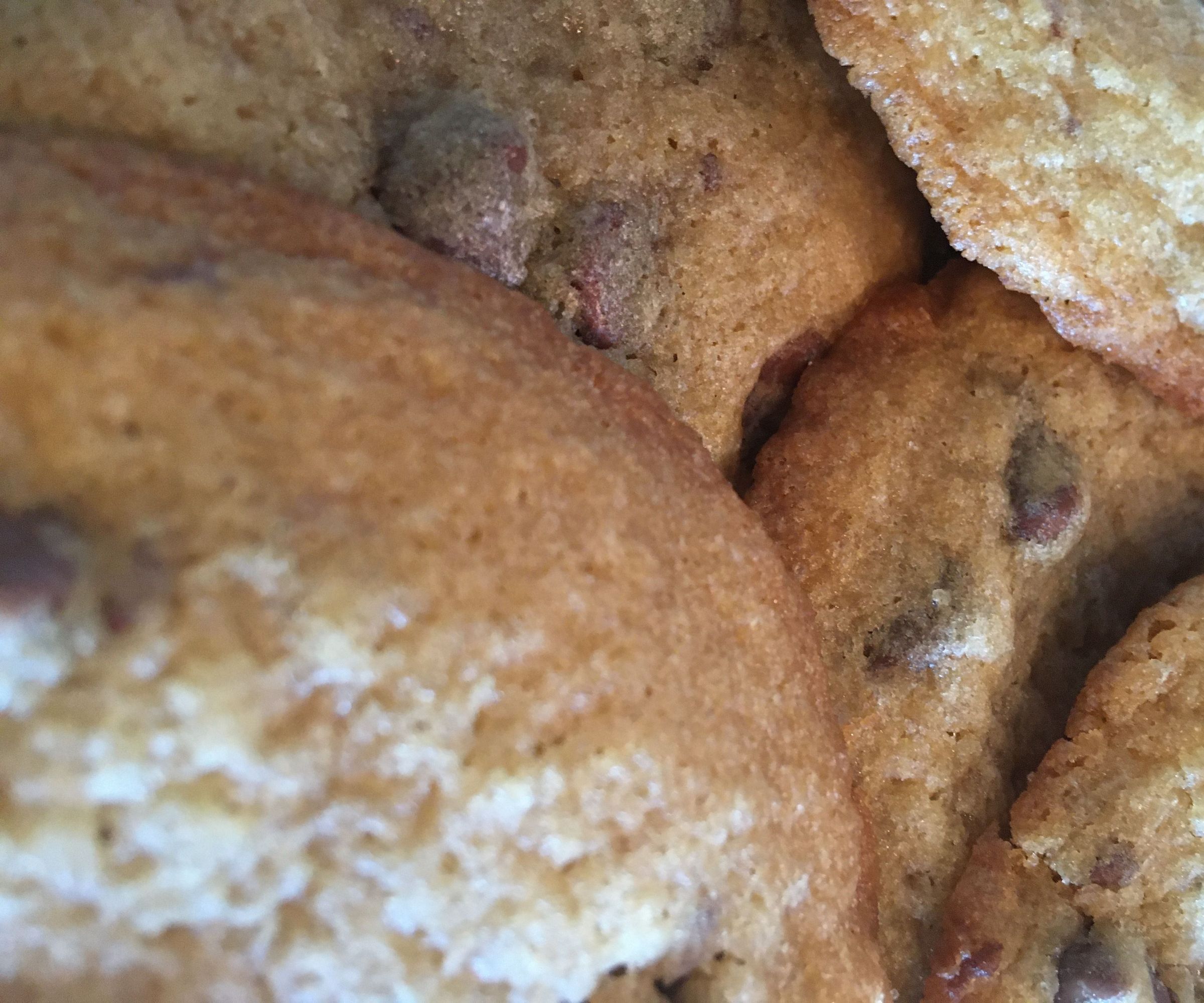 Yummy Chocolate Chip Cookies in Six Steps