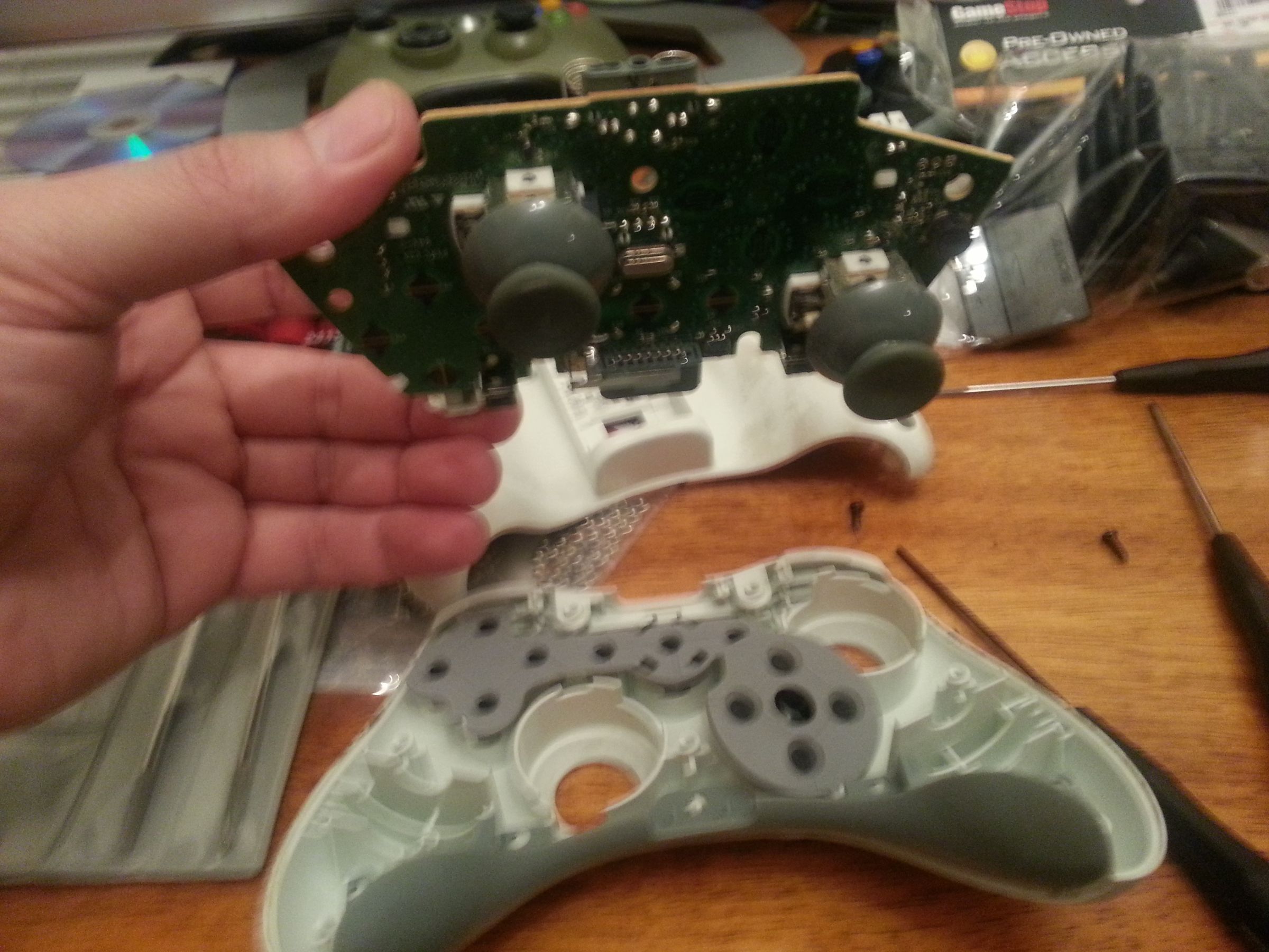 A BETTER XBOX 360 CONTROLLER (EASY MEDIUM DIFFICULTY) 8 Steps