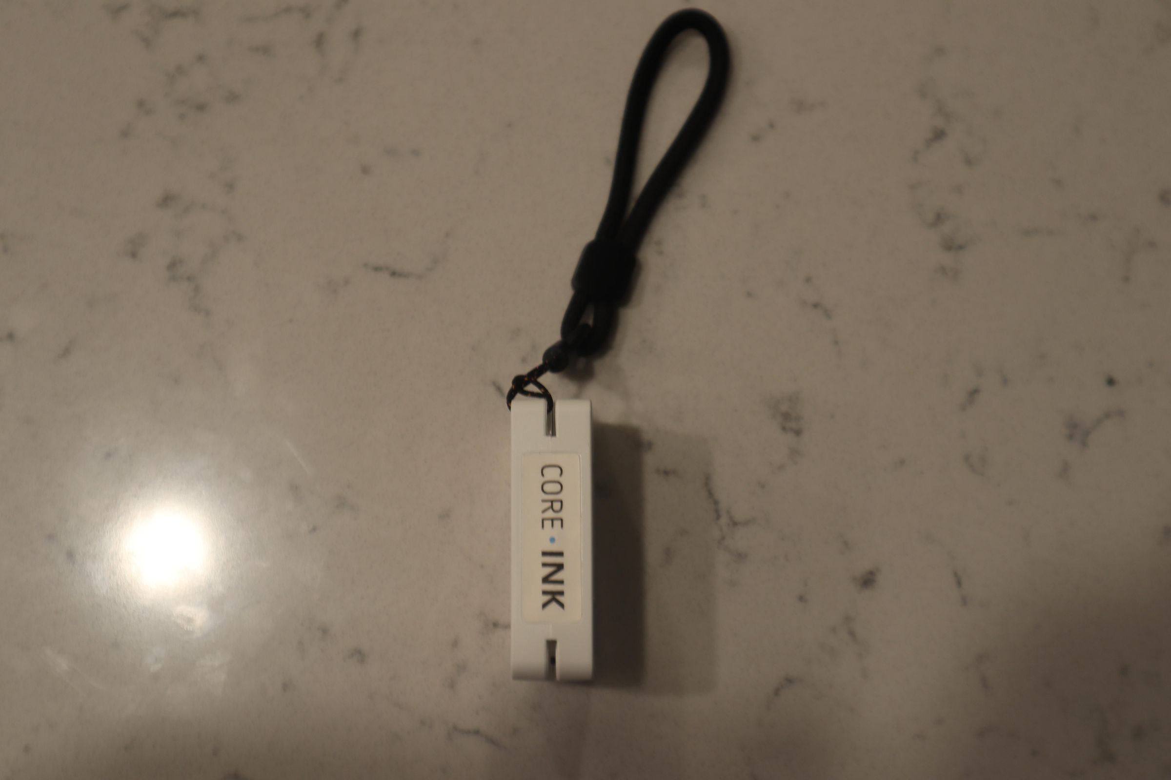 Making an E-ink ESP32 Credit Card Skimmer Detecting Keychain : 10 Steps ...