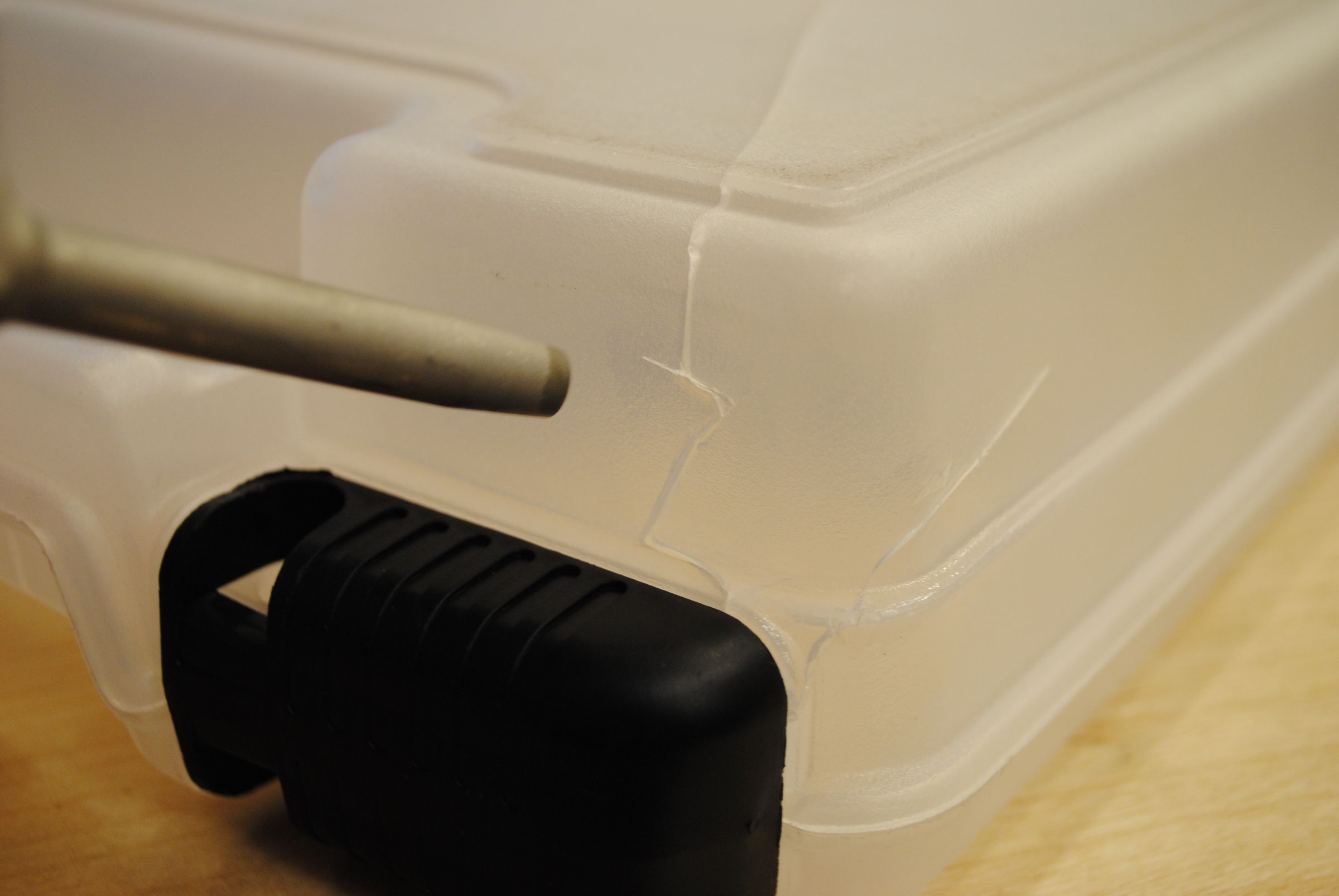 Broken Plastic Box? Weld It Back Together! 4 Steps (with Pictures