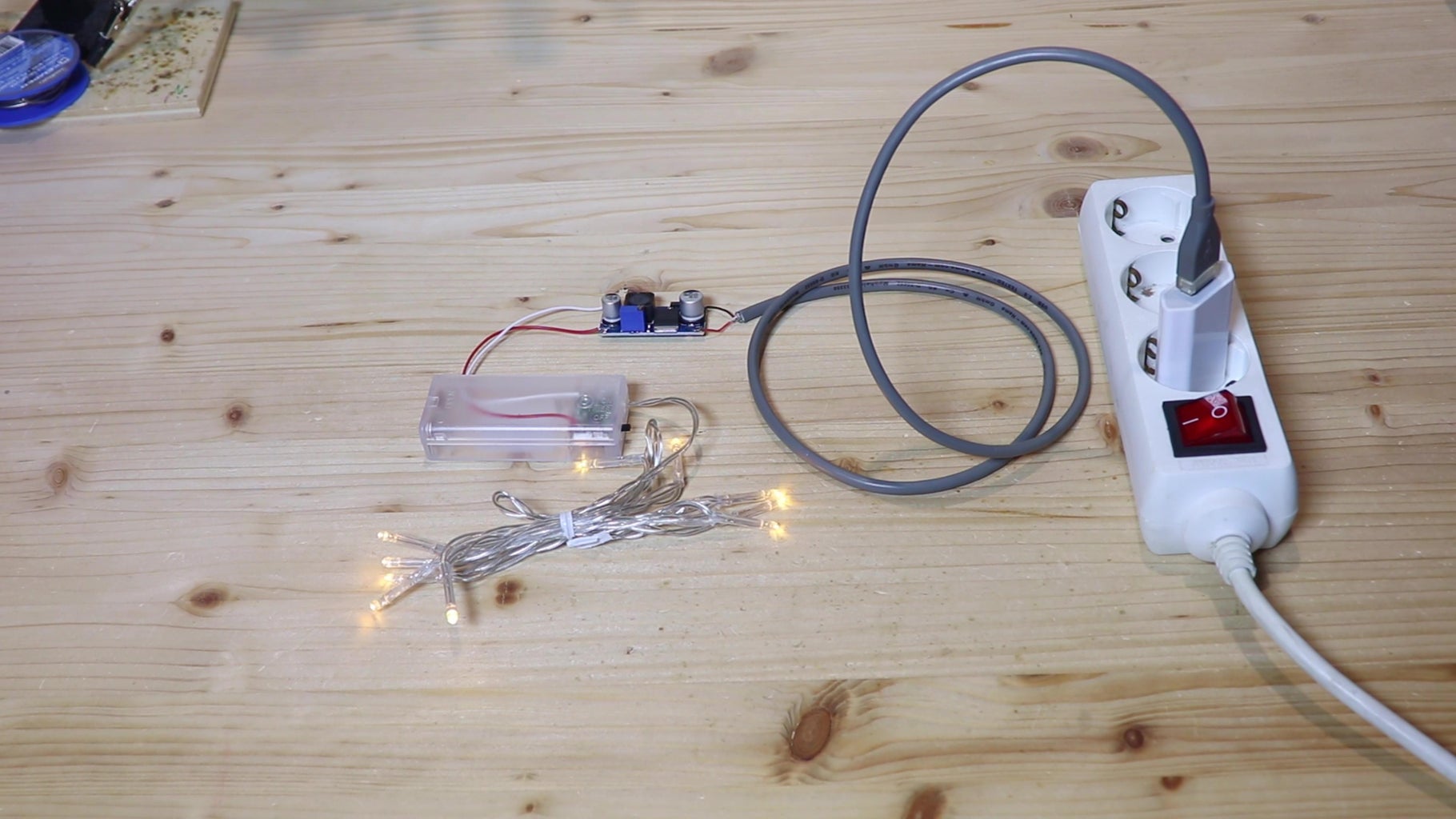 From Battery-powered to USB Christmas Lights : 6 Steps (with