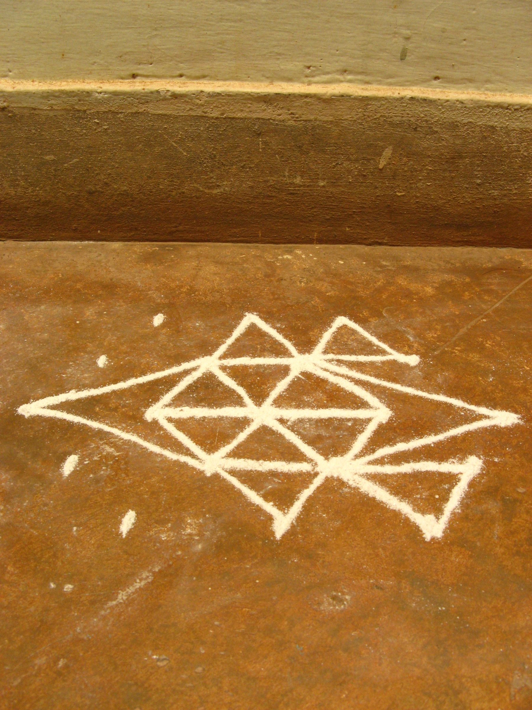 How to Draw a Grid Rangoli by Hand : 6 Steps - Instructables
