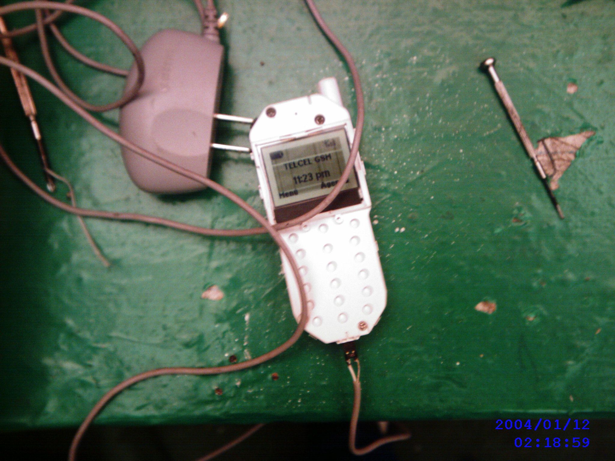 Adapt a Damaged or Unknown Cellphone  Power Jack
