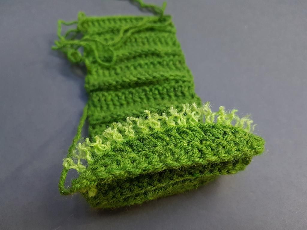 Çölde İki Balon Süzülür. Biri Bağırır