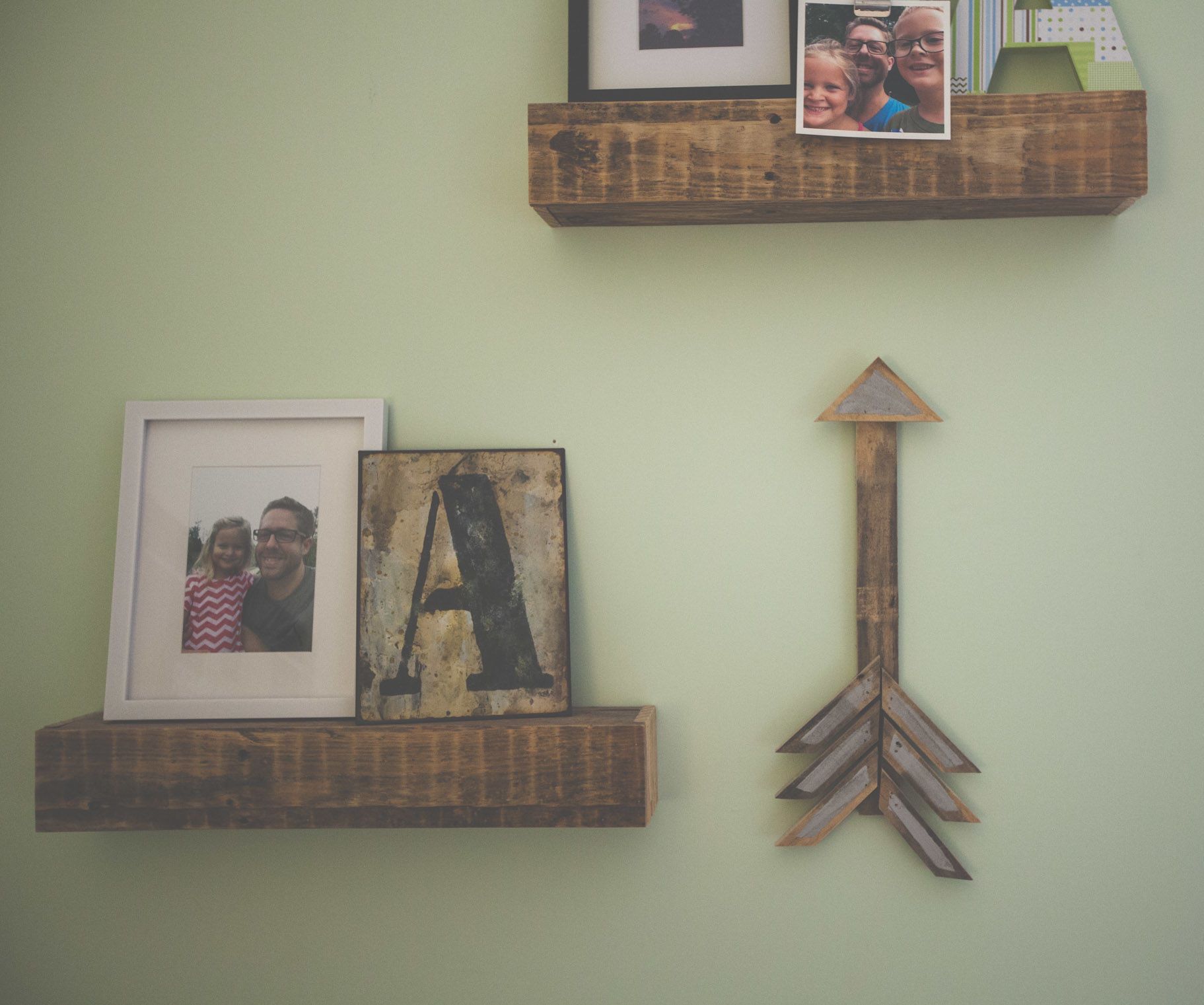 DIY Pallet Wood Arrow Art