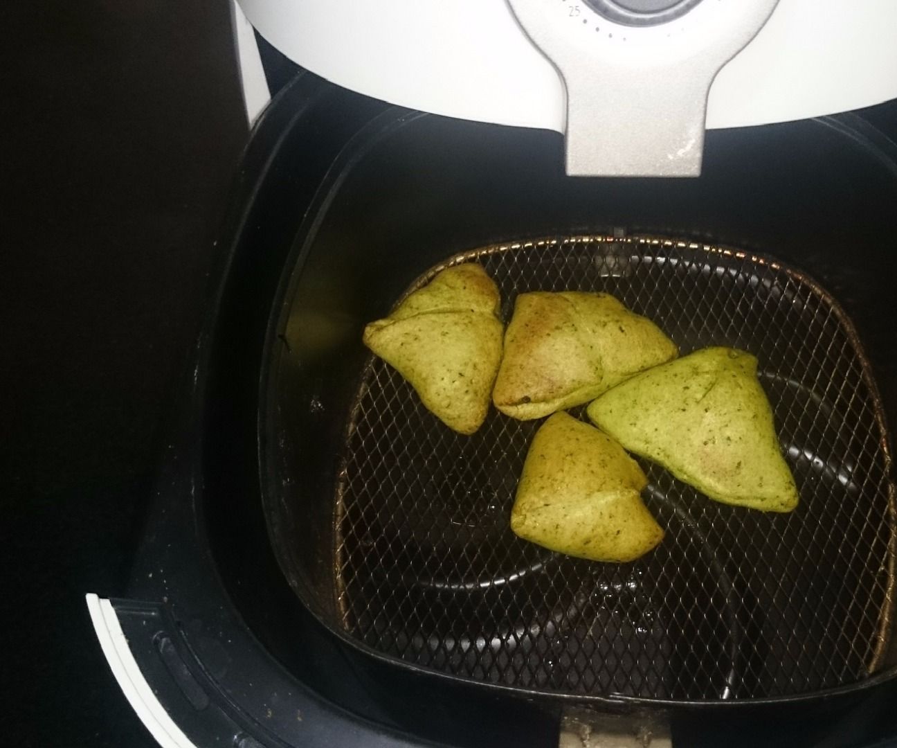 Cocktail Spinach Samosa Recipe With Philips Airfryer